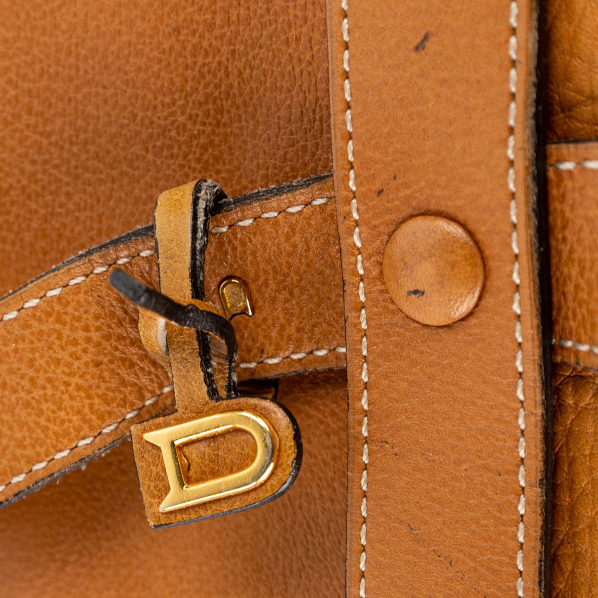 Delvaux, a brown leather handbag, original fabric storage bag. (W:32 x H:30 cm) - Image 11 of 18