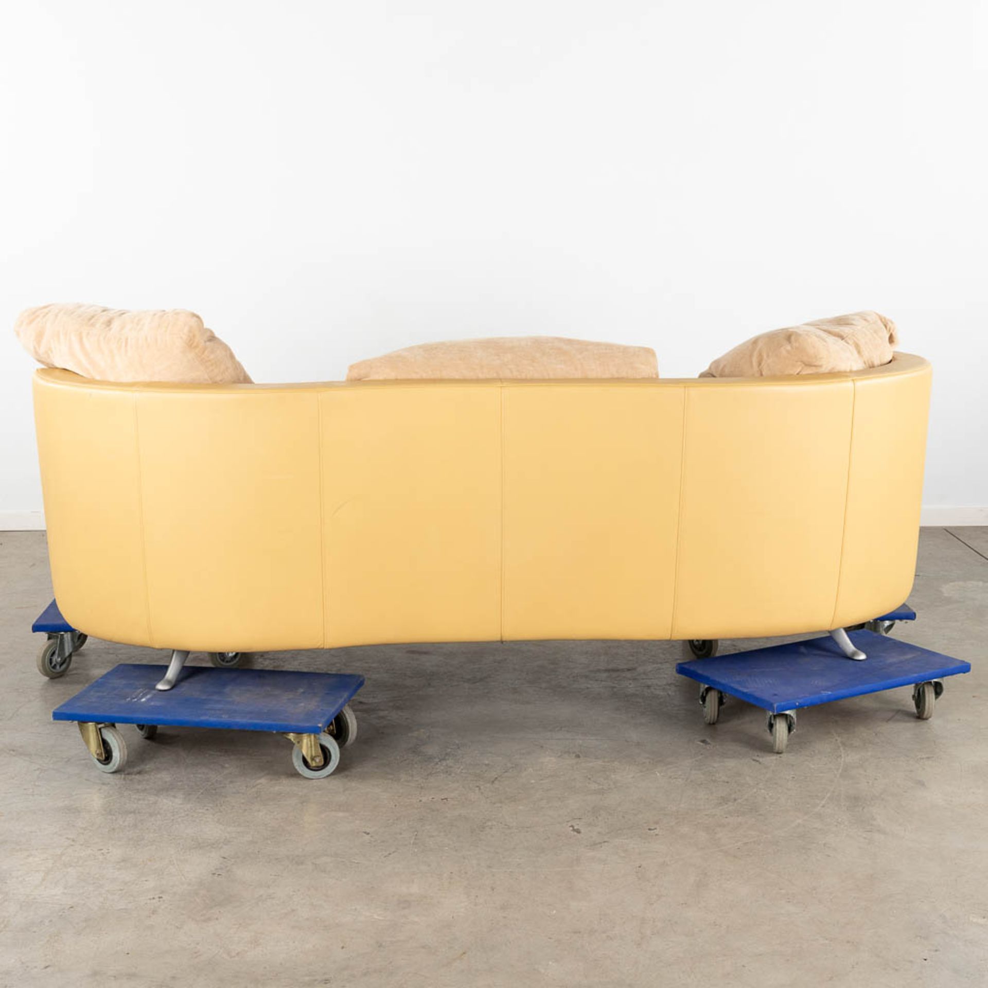 Rolf Benz, a leather and fabric sofa. (D:104 x W:210 x H:67 cm) - Image 5 of 12