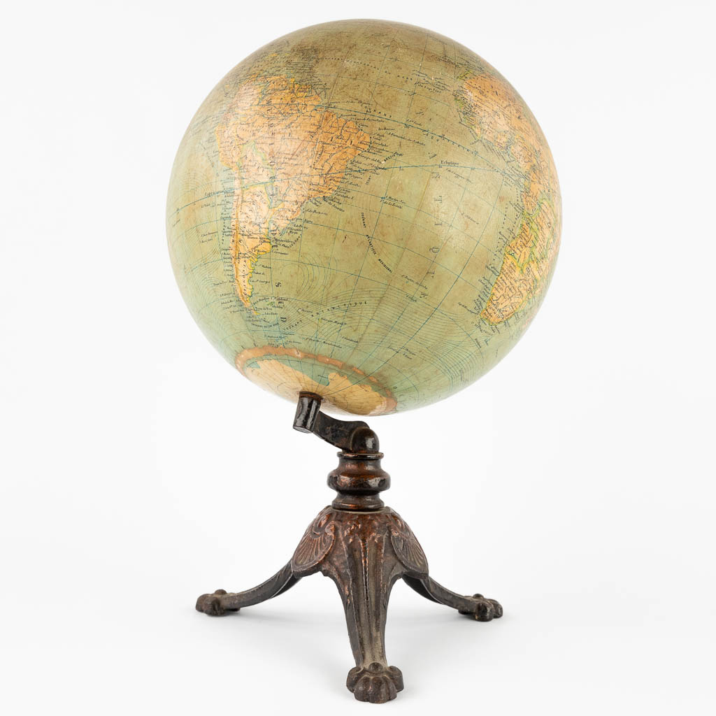 G. Thomas, a 'Globe Metrique' on a cast-iron base. (H:41 x D:25 cm) - Bild 3 aus 13