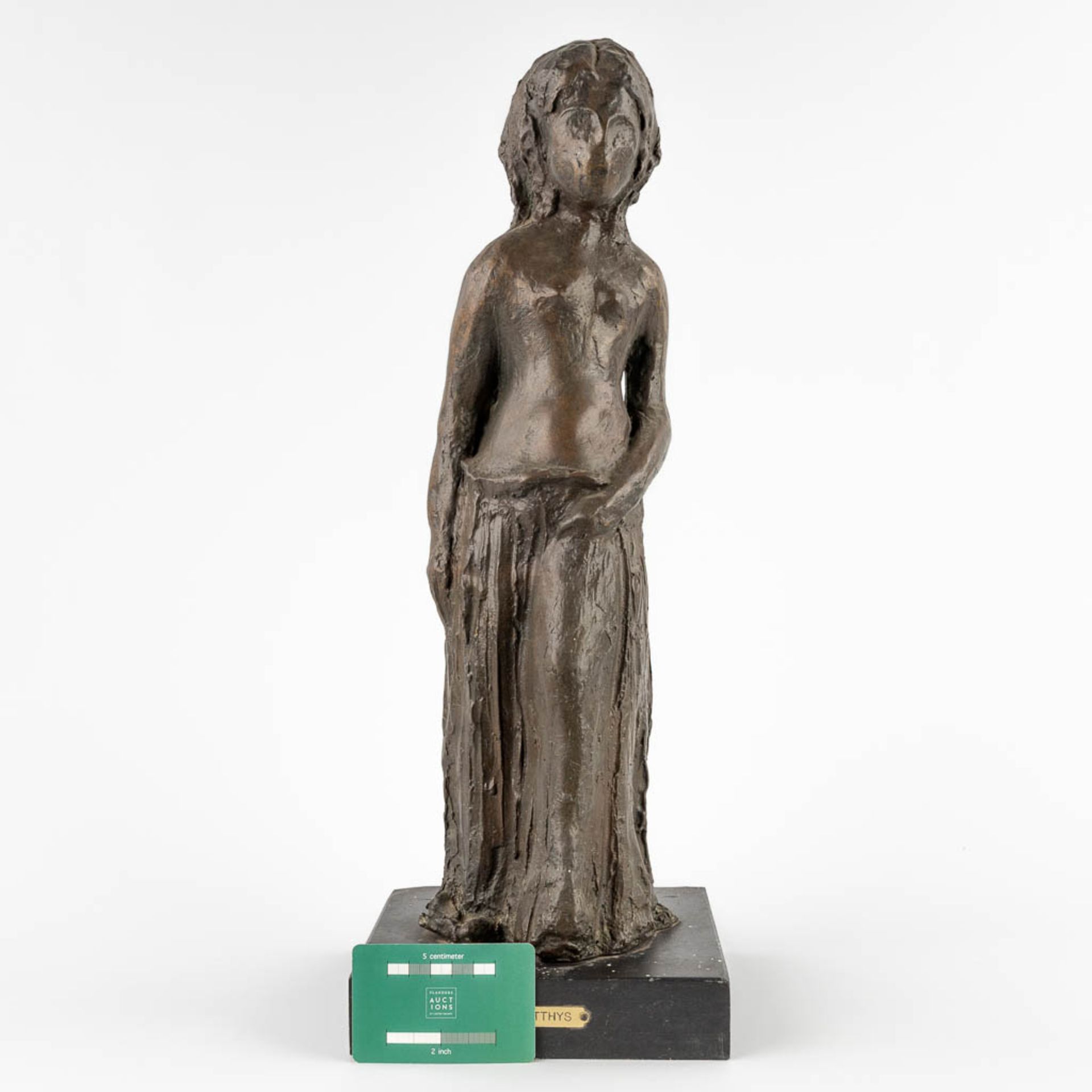 P. MATTHYS (XX) 'Figure of a Girl' patinated bronze. (D:18 x W:18 x H:50 cm) - Bild 2 aus 10