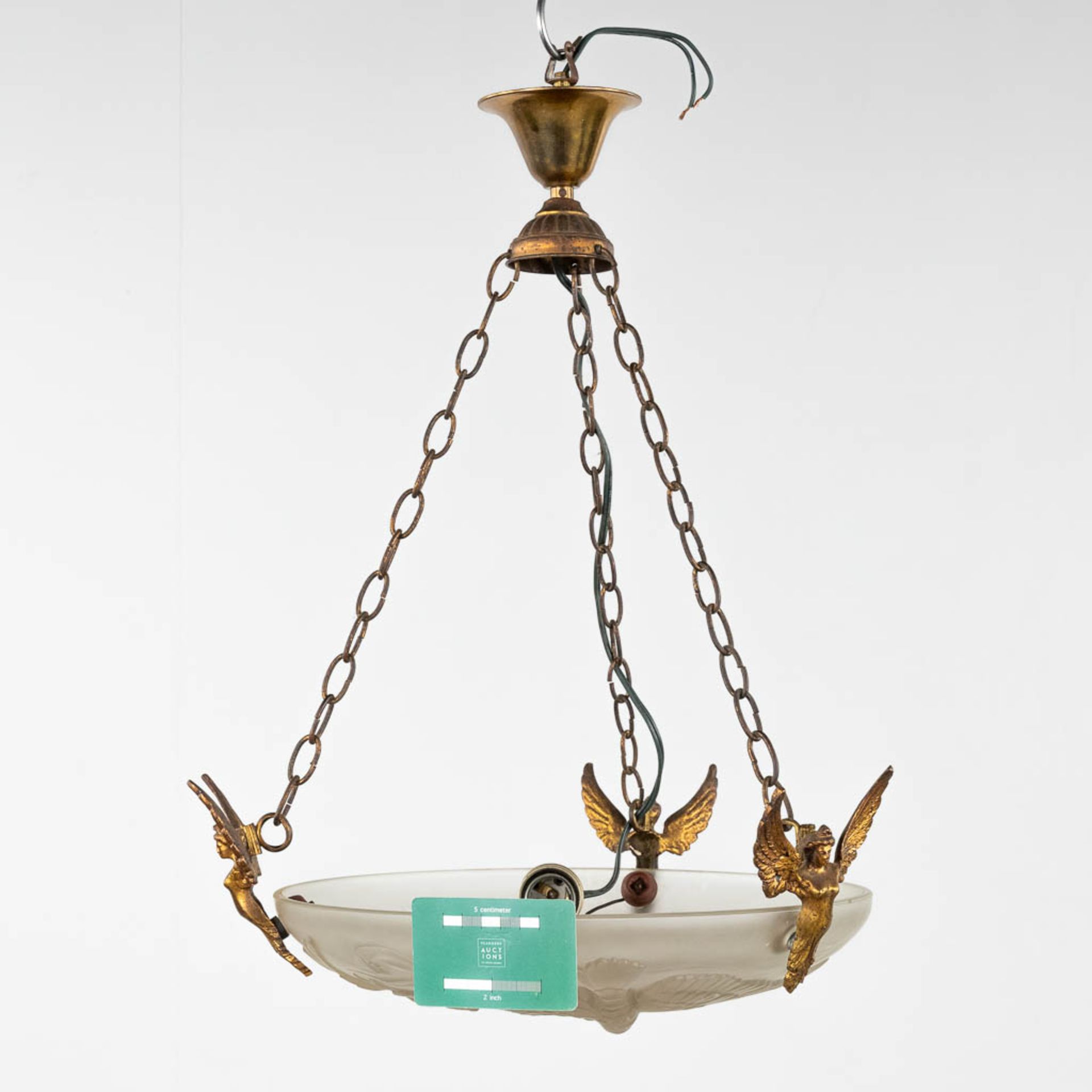 An art glass chandelier, suspended by bronze angels and decorated with flying birds. Art Deco. (D:40 - Bild 2 aus 9