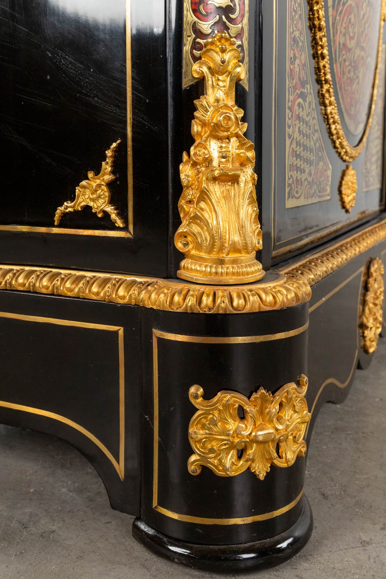 A one-door cabinet, Boulle, tortoiseshell and copper inlay, Napoleon 3, 19th C. (D:48 x W:90 x H:111 - Image 10 of 15