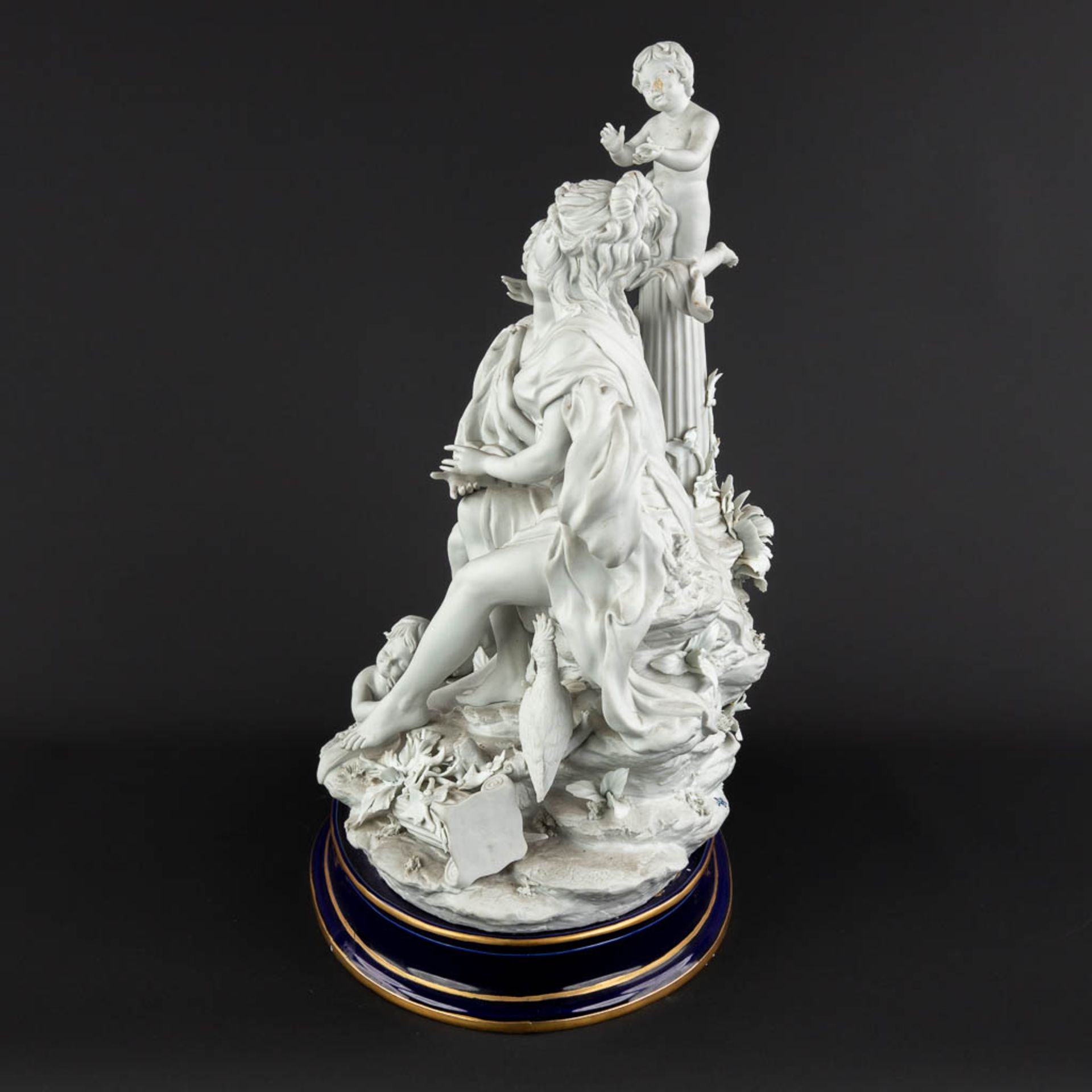A large group, bisque porcelain with a romantic scène. 20th C. (D:26 x W:36 x H:47 cm) - Image 6 of 18