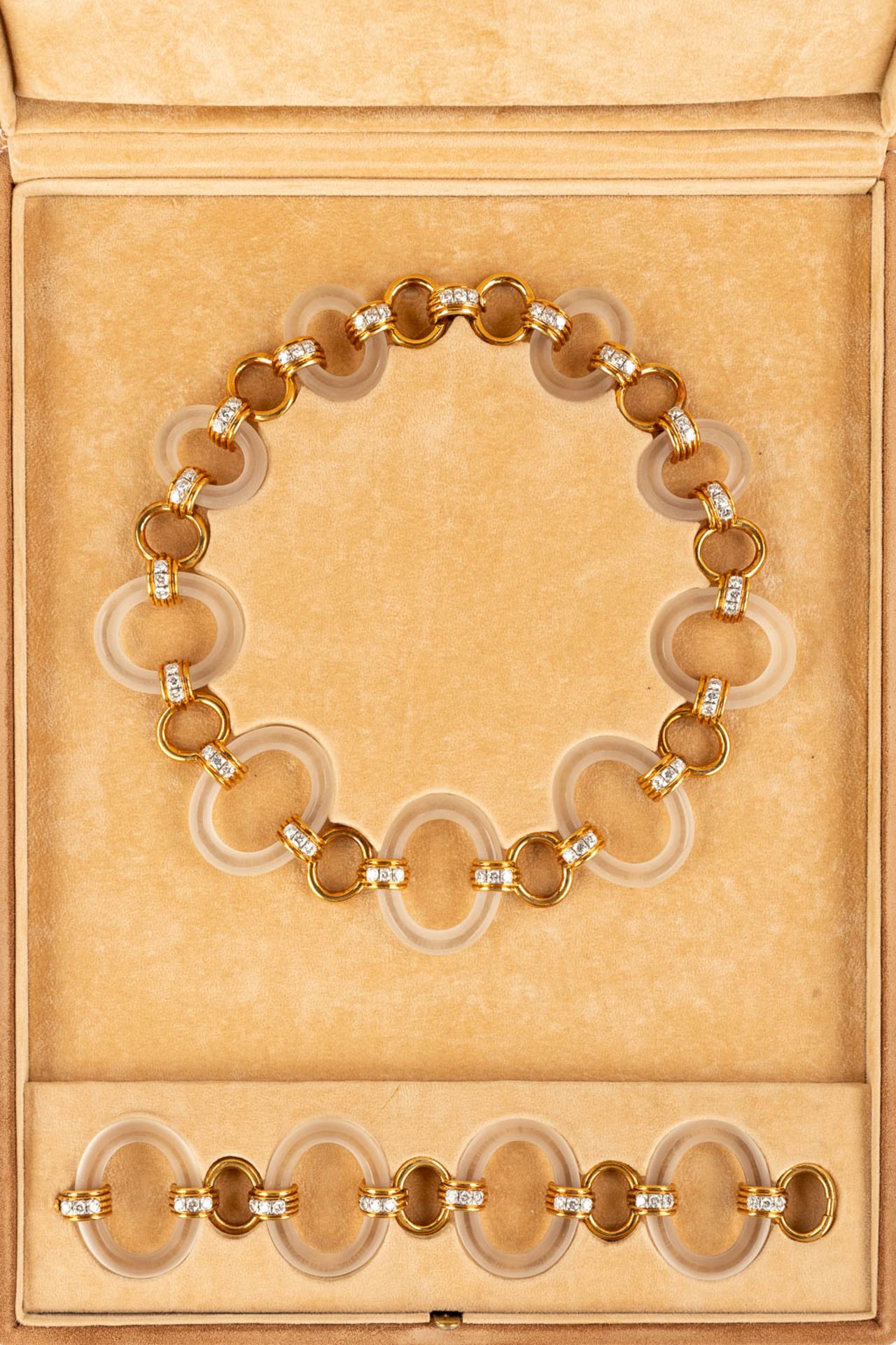 A necklace and bracelet, probably mountain crystal, 18kt gold with brilliant cut diamonds. (D:46,5 c - Image 4 of 22
