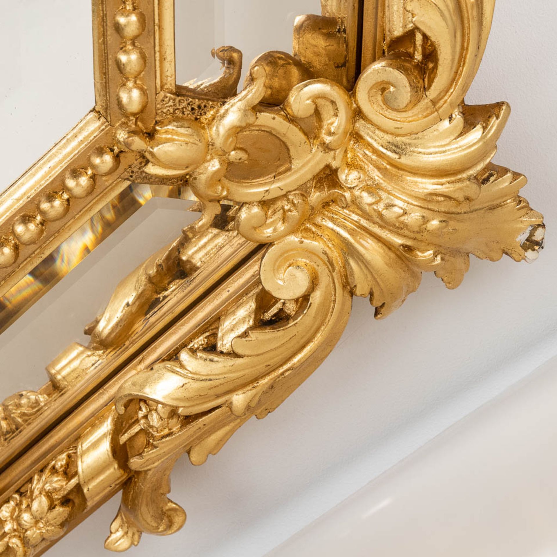 An antique mirror, sculptured gilt stucco and facetted glass, Louis XV style. 19th C. (W:98 x H:140  - Bild 4 aus 9