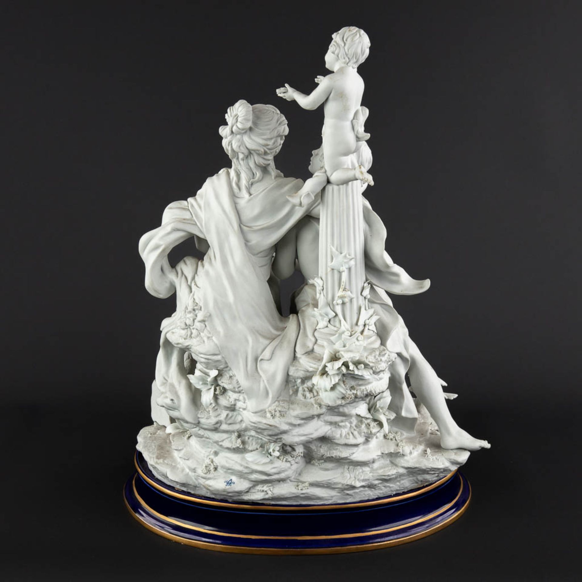 A large group, bisque porcelain with a romantic scène. 20th C. (D:26 x W:36 x H:47 cm) - Image 5 of 18