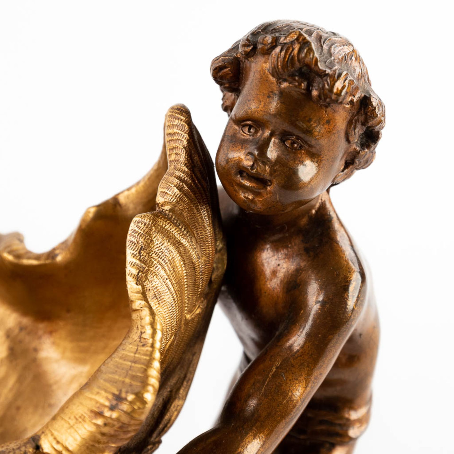 Two Putti with a sea shell, Vide Poche, Louis XV style, bronze mounted on marble. 19th C. (D:13 x W: - Image 11 of 13