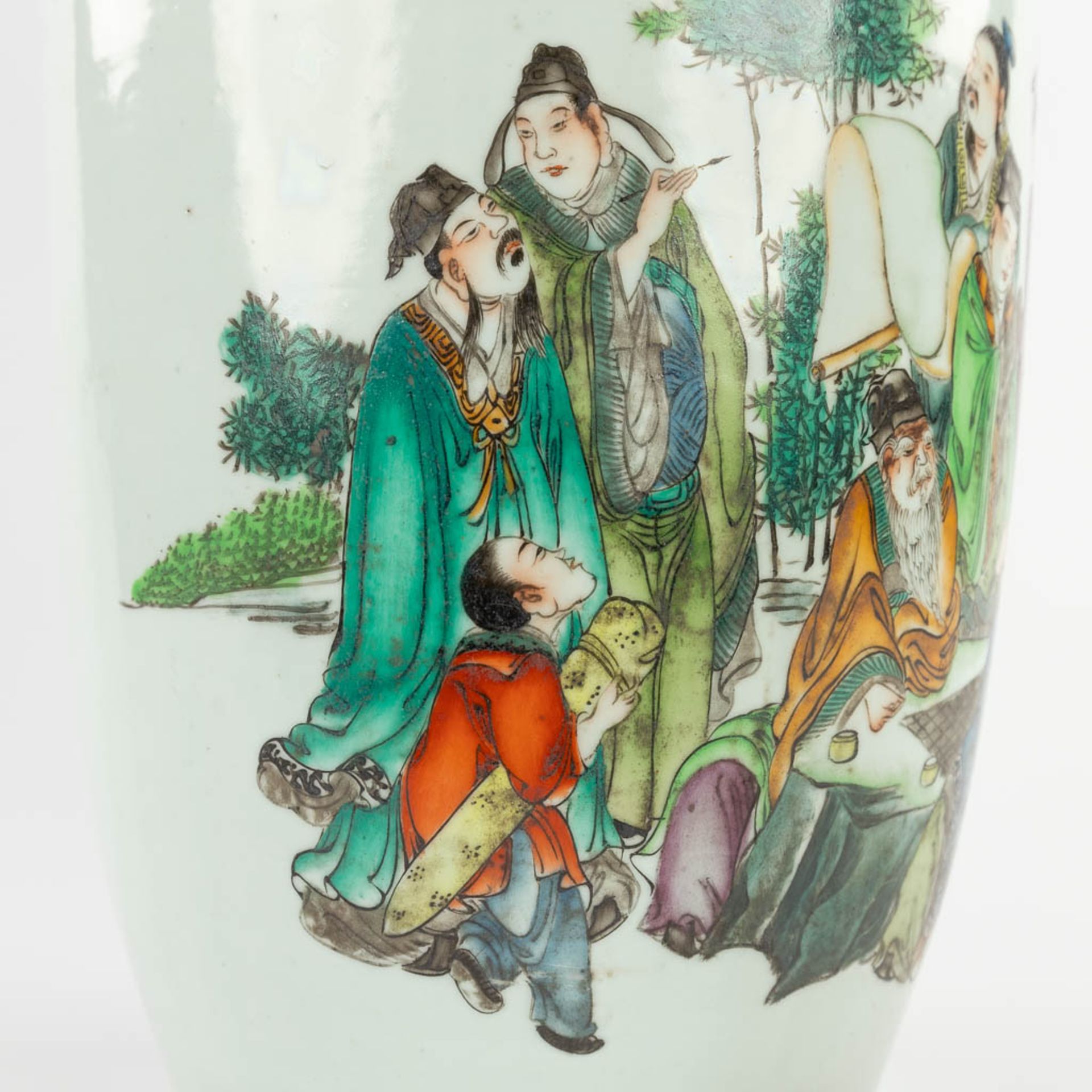 A Chinese vase, decorated with wise men in a garden. 19th/20th C. (H:58 x D:23 cm) - Bild 11 aus 16