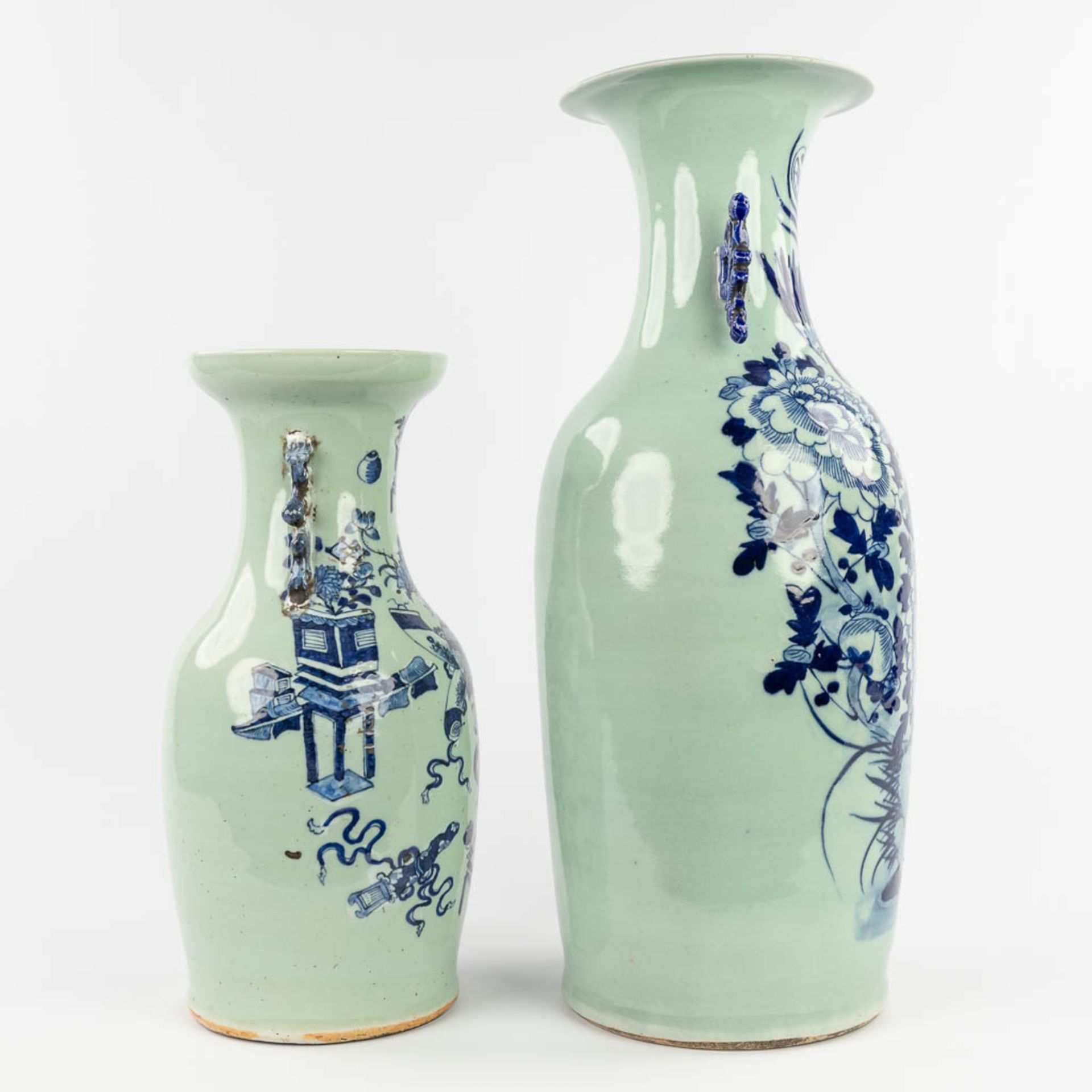 Two Chinese vases, celadon with a blue-white decor. 19th/20th C. (H:59 x D:24 cm) - Bild 4 aus 12