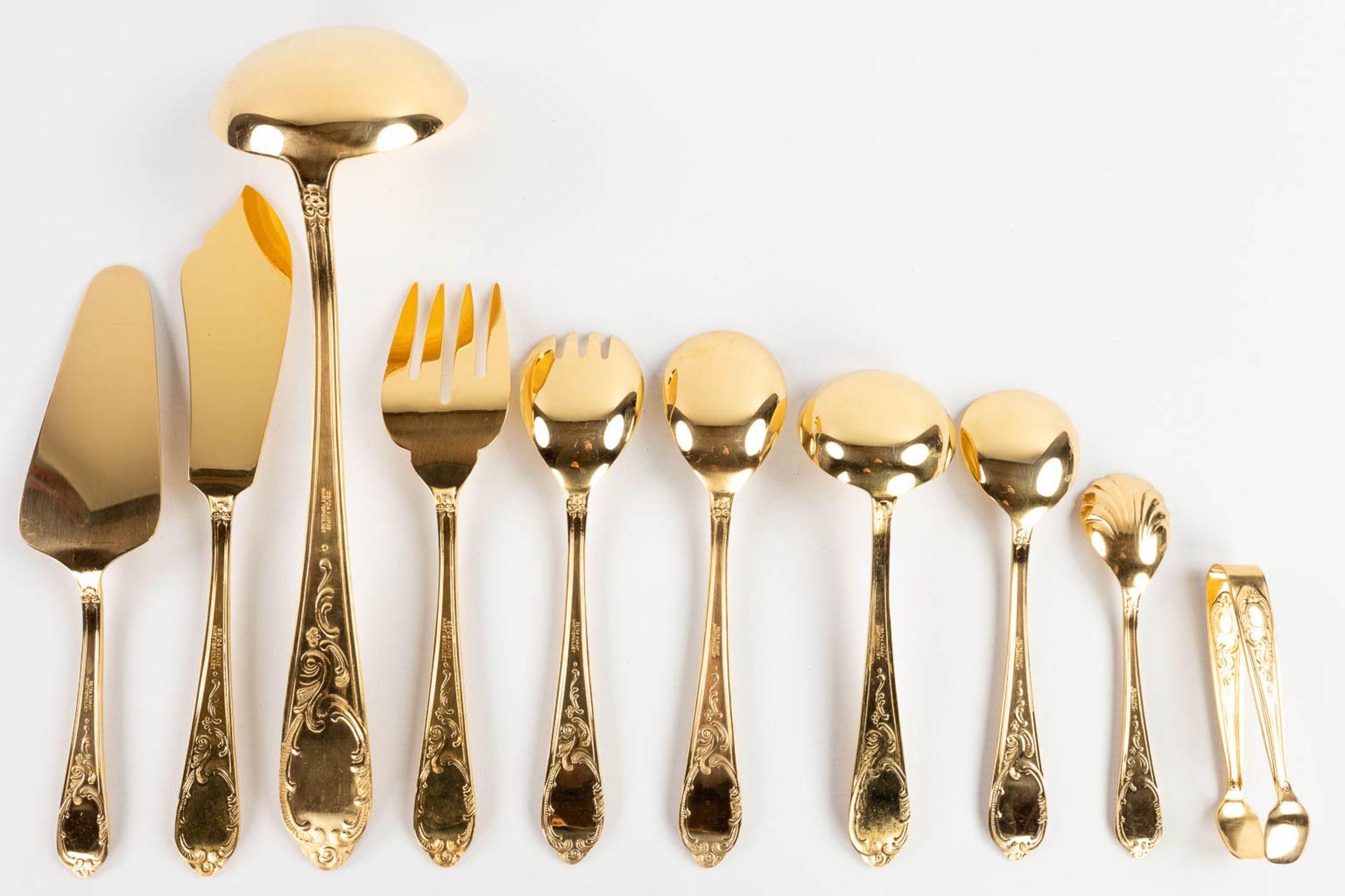 A gold-plated 'Solingen' flatware cutlery set, made in Germany. Model 'Régence' (D:34 x W:45 cm) - Image 10 of 13