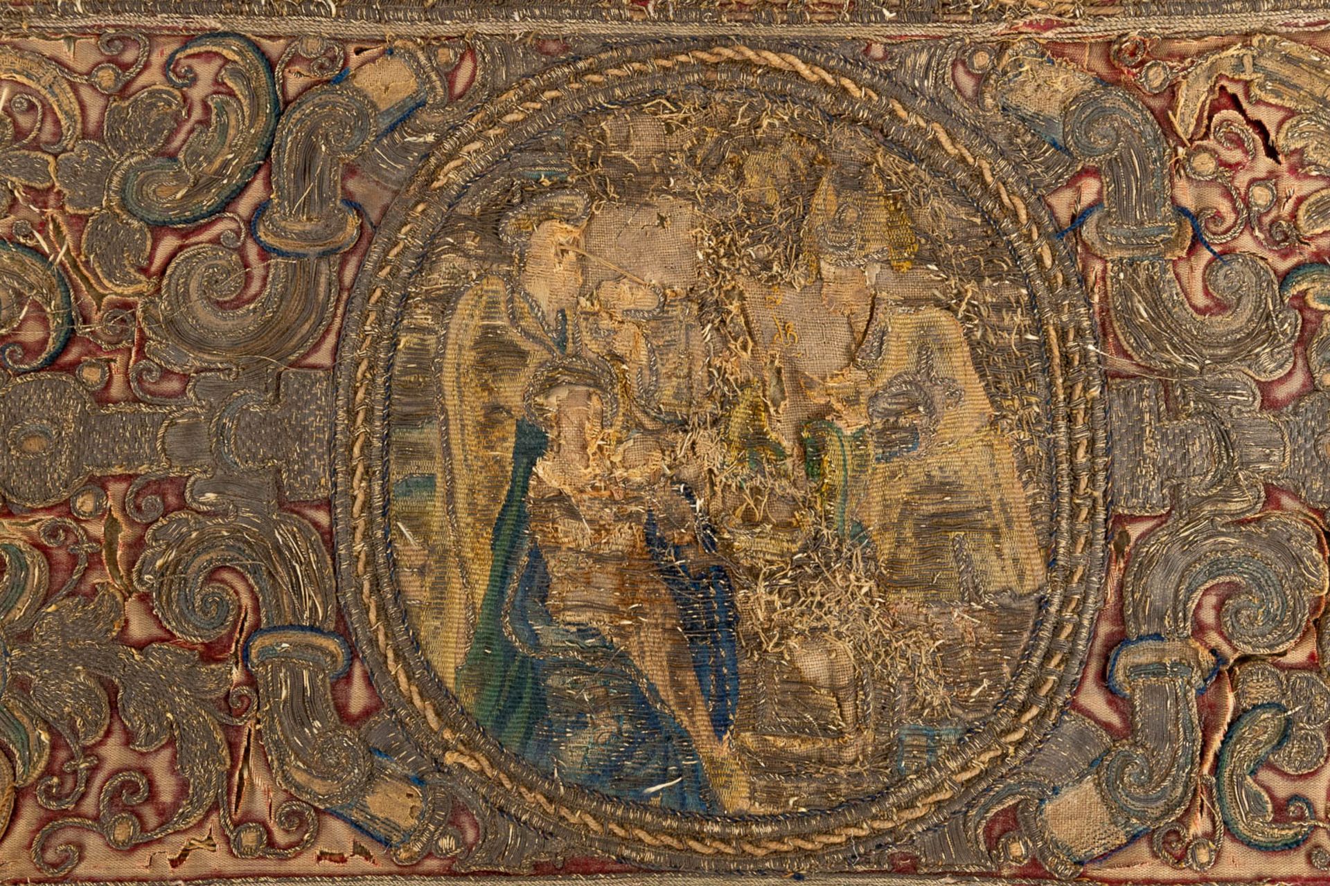 An antique altar textile, Thick embroideries and religious images. 17th C. (D:255 x W:28 cm) - Image 7 of 12