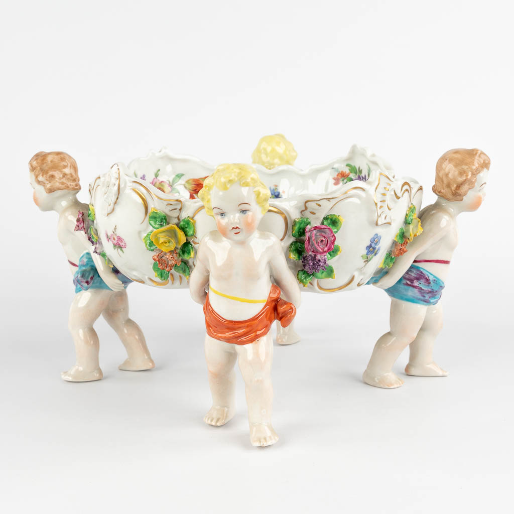 Capodimonte, a bowl carried by children. 20th C. (H:16 x D:31 cm) - Image 9 of 17