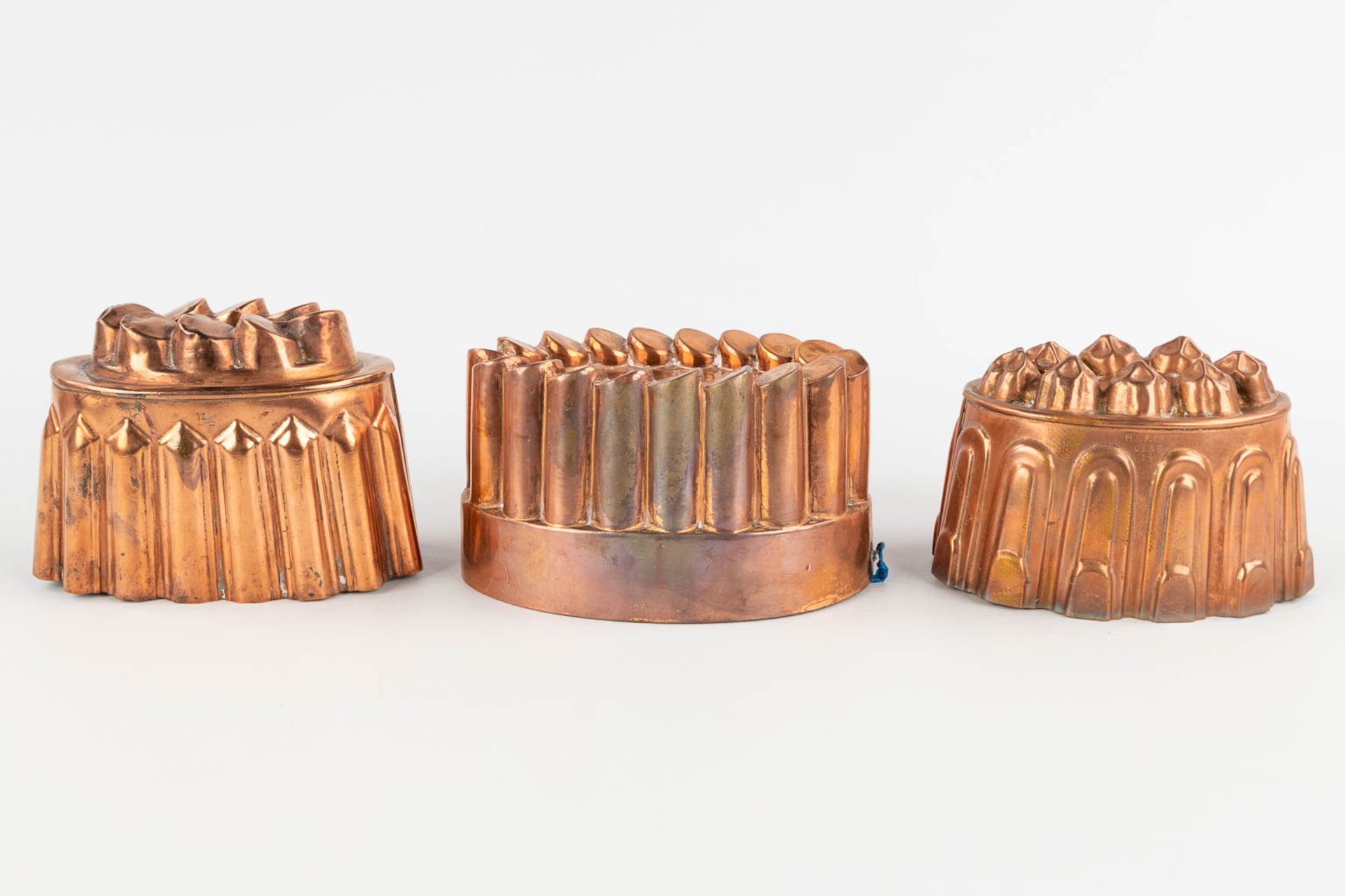 14 cake baking forms, added a sugar caster, copper. 19th/20th C. (H:9 x D:22 cm) - Image 6 of 20