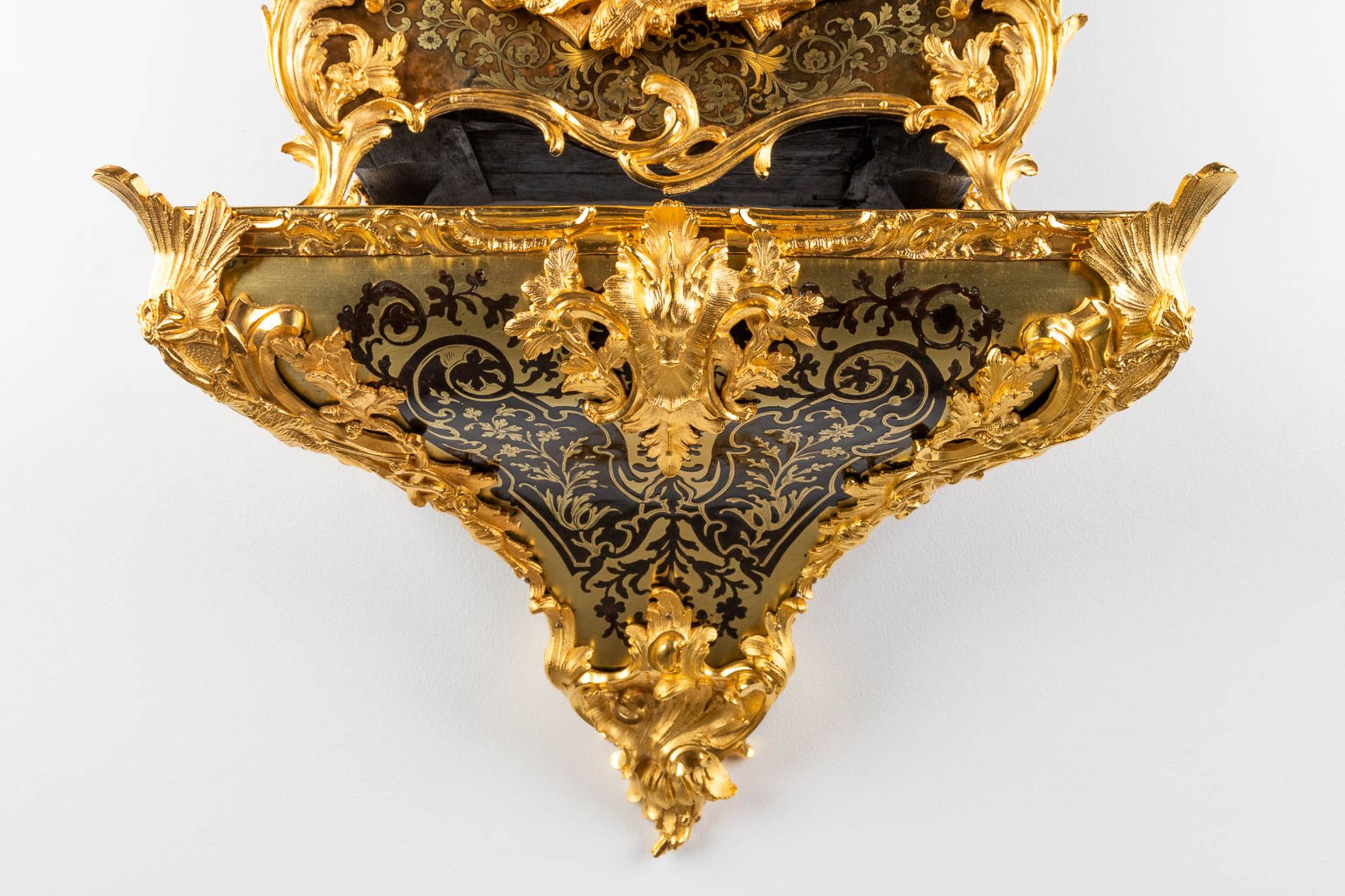 A boulle Cartel clock on a console, tortoiseshell and copper inlay, Napoleon 3, 19th C. Lefaucheur & - Image 7 of 16