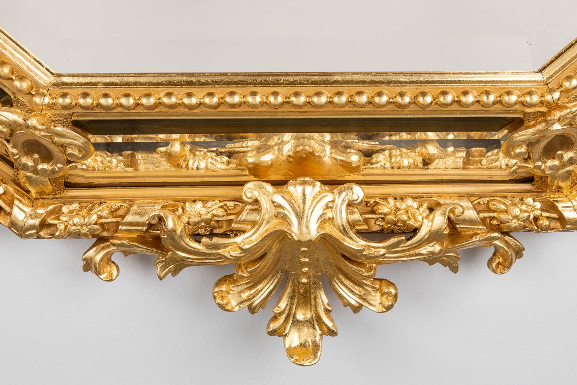 An antique mirror, sculptured gilt stucco and facetted glass, Louis XV style. 19th C. (W:98 x H:140  - Bild 3 aus 9