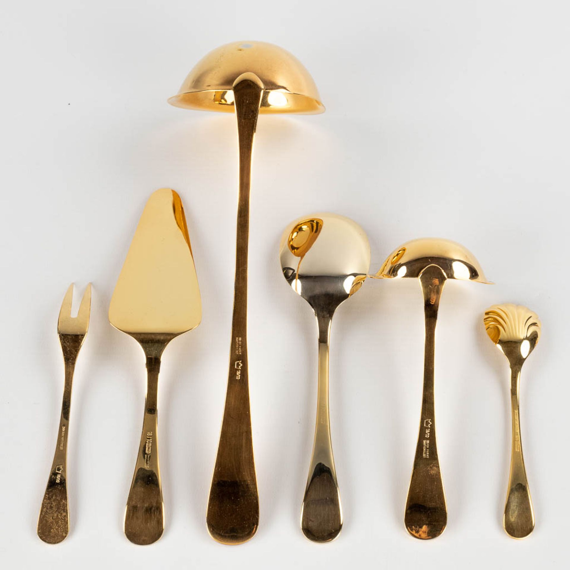 A gold-plated 'Royal Collection Solingen' flatware cutlery set, made in Germany. Model 'Perles' (D:3 - Image 8 of 14