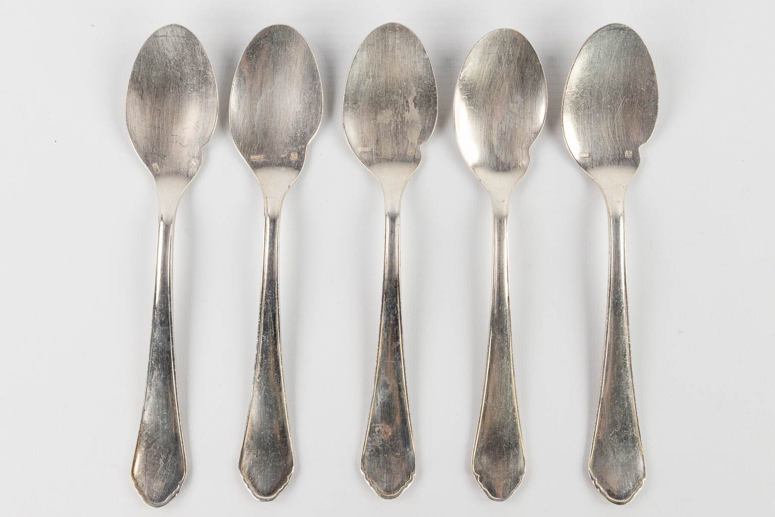 Christofle, Wiskemann, Fironnet, a large collection of serving accessories, silver-plated metal. (D: - Image 25 of 32