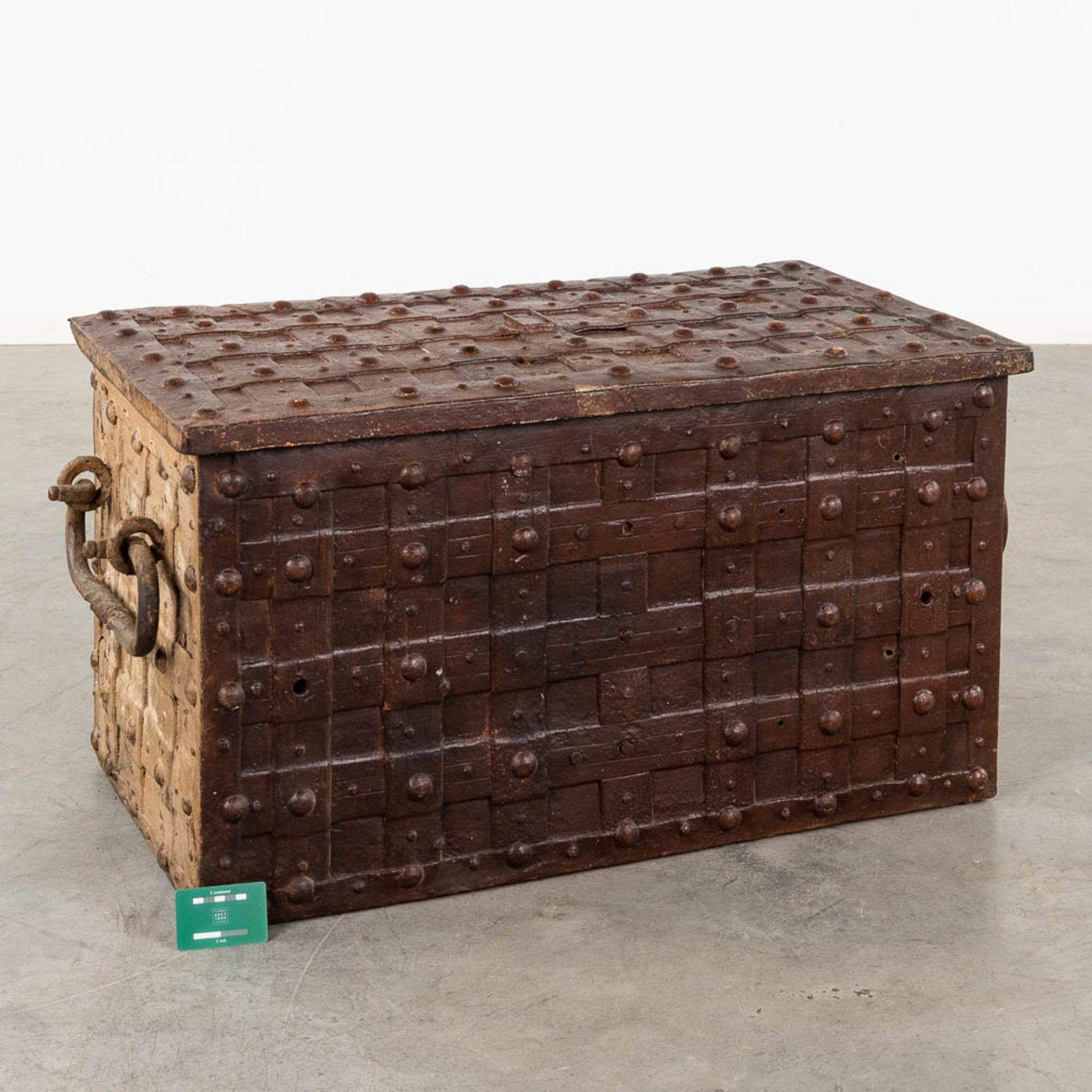 An antique metal chest in the style of Nuremberg chests, with a wrought iron exterior. 18th C. (D:51 - Image 2 of 9