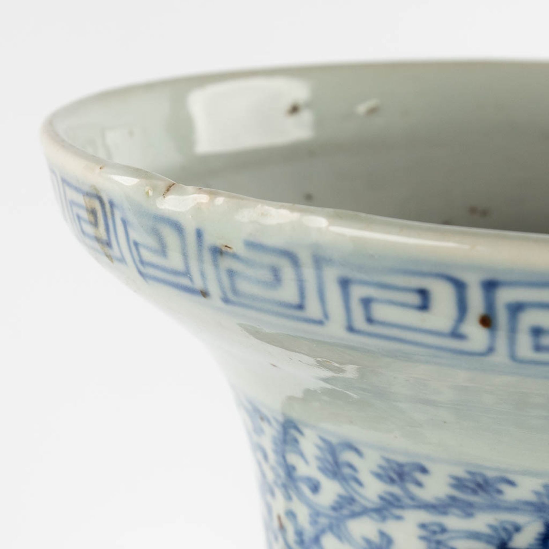 A Chinese vase, blue-white with a Double Xi, sign of happiness. 19th/20th C. (H:62 x D:25 cm) - Bild 11 aus 13