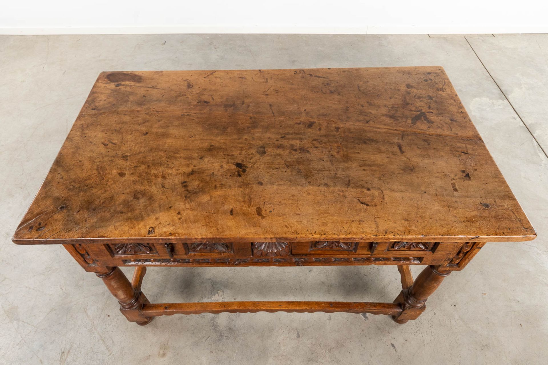An antique "Table De Milieu", sculptured wood. Spain, 18th C. (D:72 x W:127 x H:82 cm) - Image 12 of 13