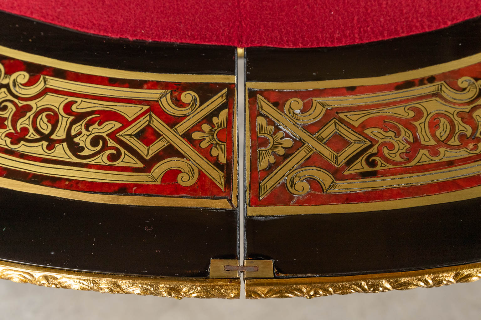 A game table, Boulle, tortoiseshell and copper inlay, Napoleon 3, 19th C. (D:52 x W:91 x H:76 cm) - Image 15 of 16