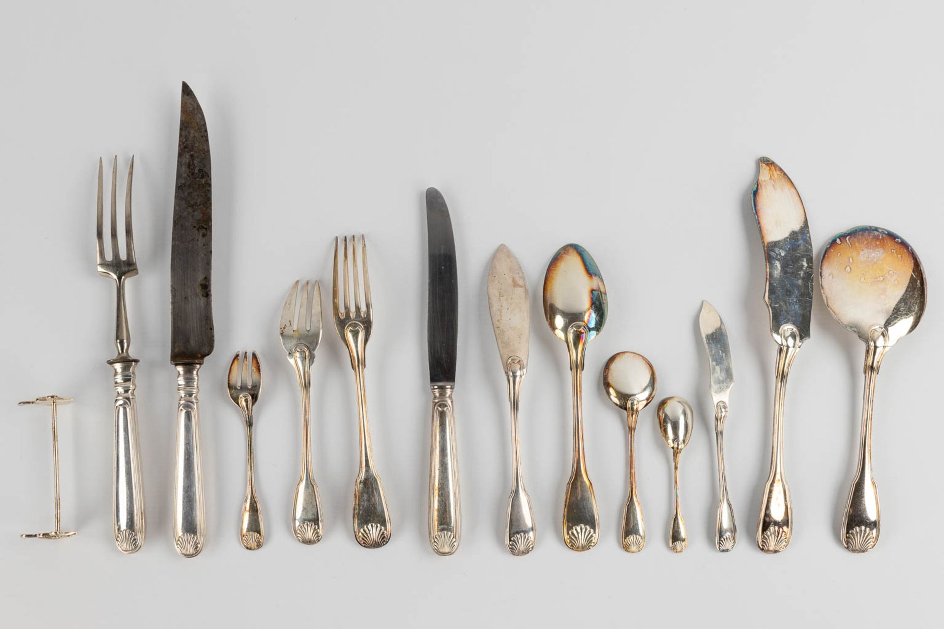 Lemaire &amp; De Vernissy, 'Cocquille' a silver cutlery set. Added Christofle 'Coquille'. 4,717 kg. - Image 4 of 24