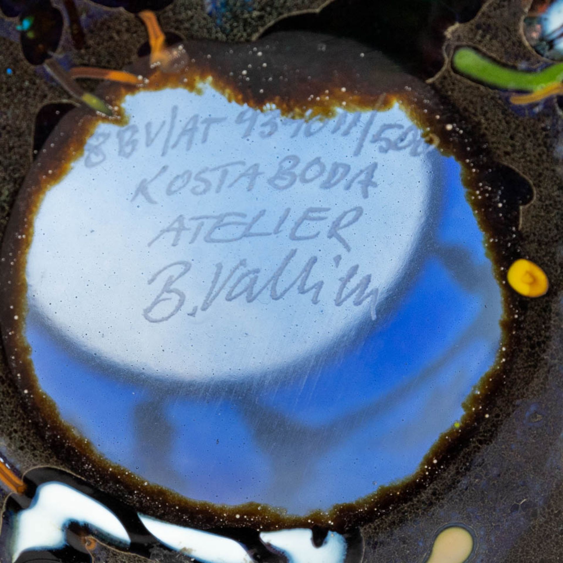 Bertil VALLIEN (1938-2018) for Kosta Boda, an art glass vase. Sweden, 20th C. (H:21 x D:15 cm) - Bild 8 aus 11