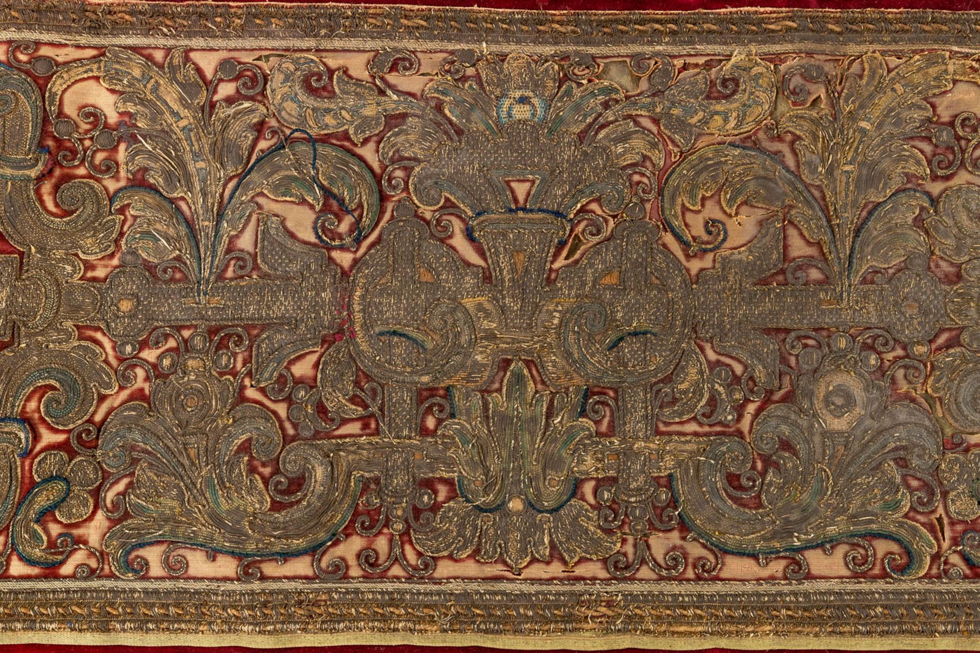 An antique altar textile, Thick embroideries and religious images. 17th C. (D:255 x W:28 cm) - Image 5 of 12