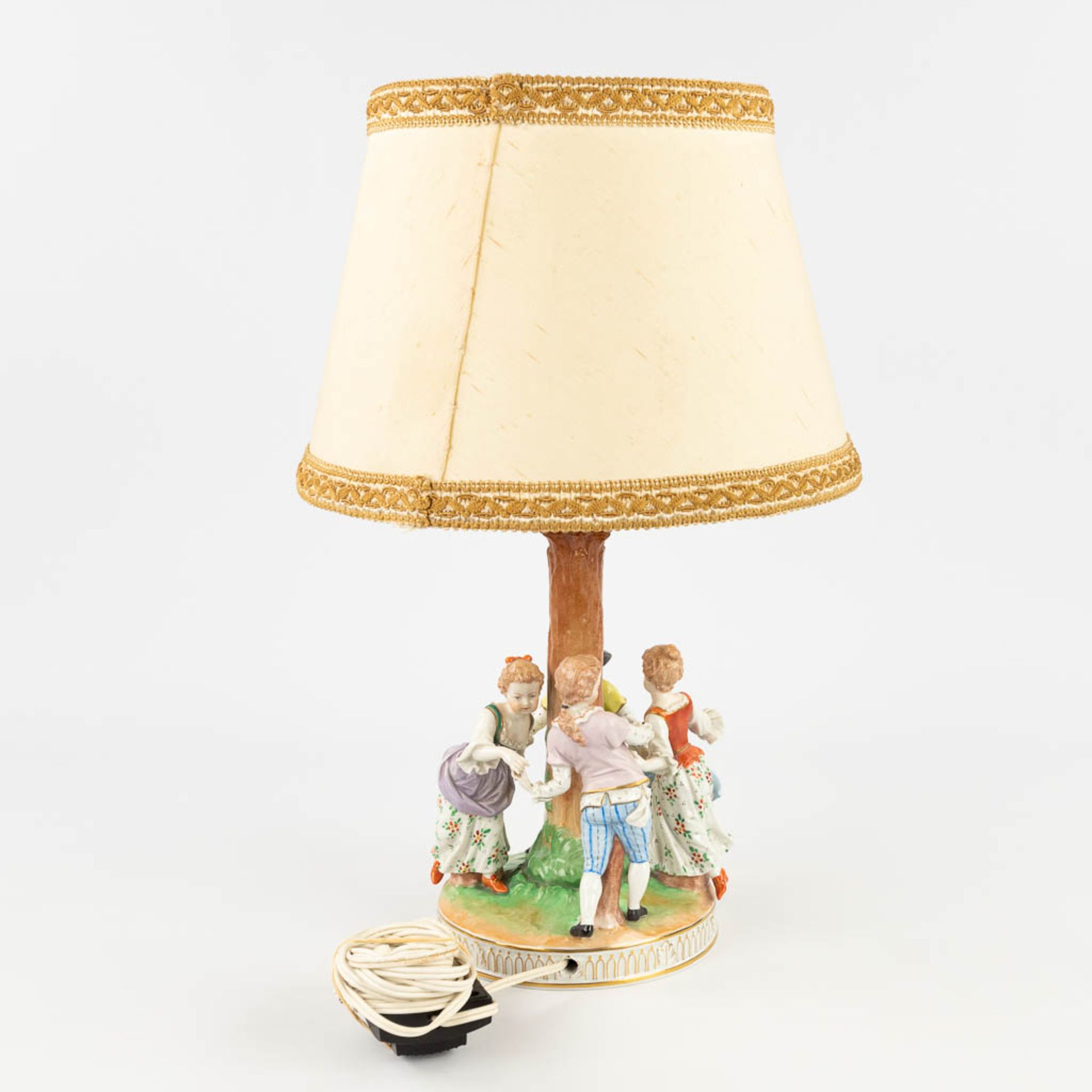 Two Table lamps, German porcelain with hand-painted decor. 20th C. (H:47 cm) - Bild 6 aus 32