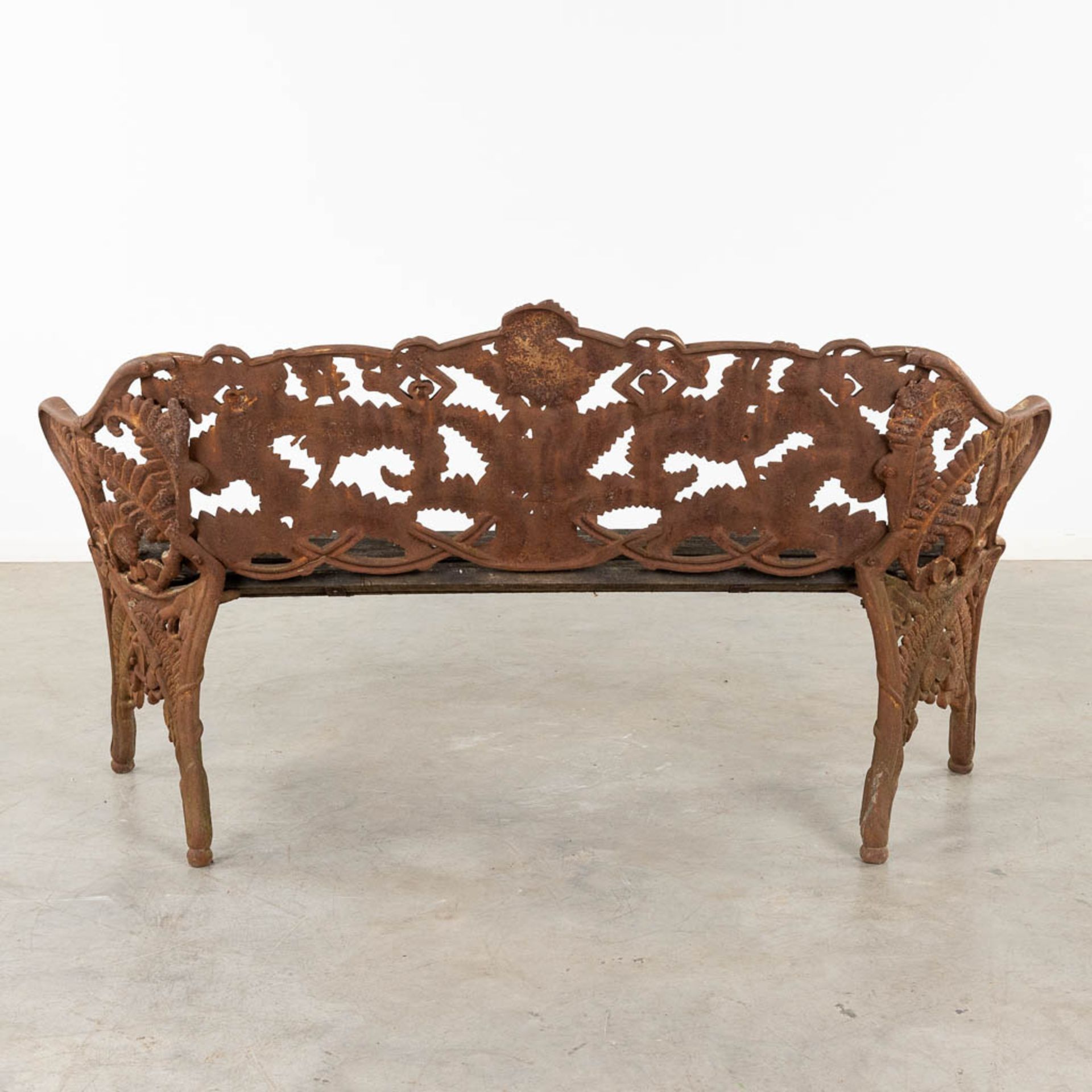 A cast-iron garden bench, decorated with fern leaves. 20th C. (D:53 x W:166 x H:88 cm) - Bild 5 aus 11