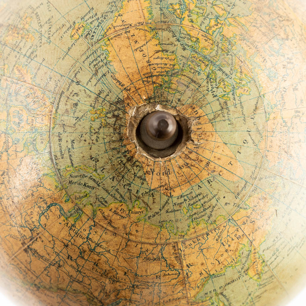 G. Thomas, a 'Globe Metrique' on a cast-iron base. (H:41 x D:25 cm) - Bild 8 aus 13