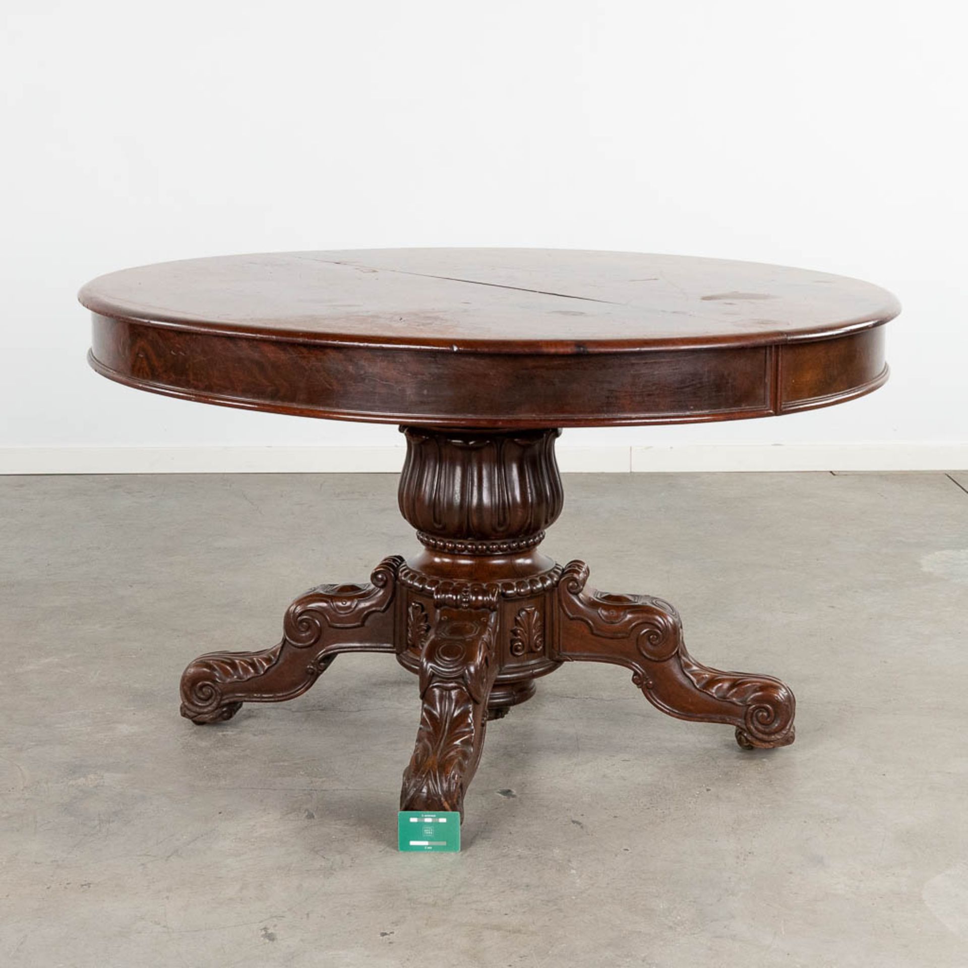 An atique oval table, Lous Philippe. (D:120 x W:139 x H:74 cm) - Image 2 of 9