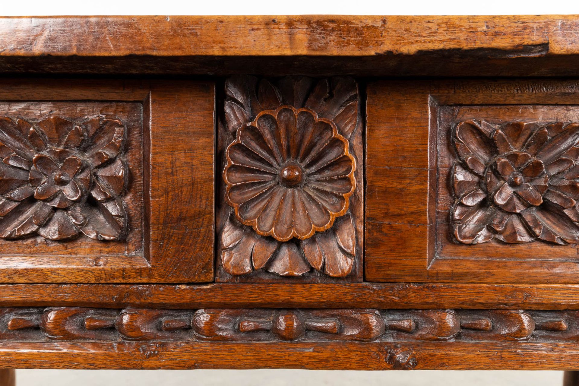 An antique "Table De Milieu", sculptured wood. Spain, 18th C. (D:72 x W:127 x H:82 cm) - Image 9 of 13