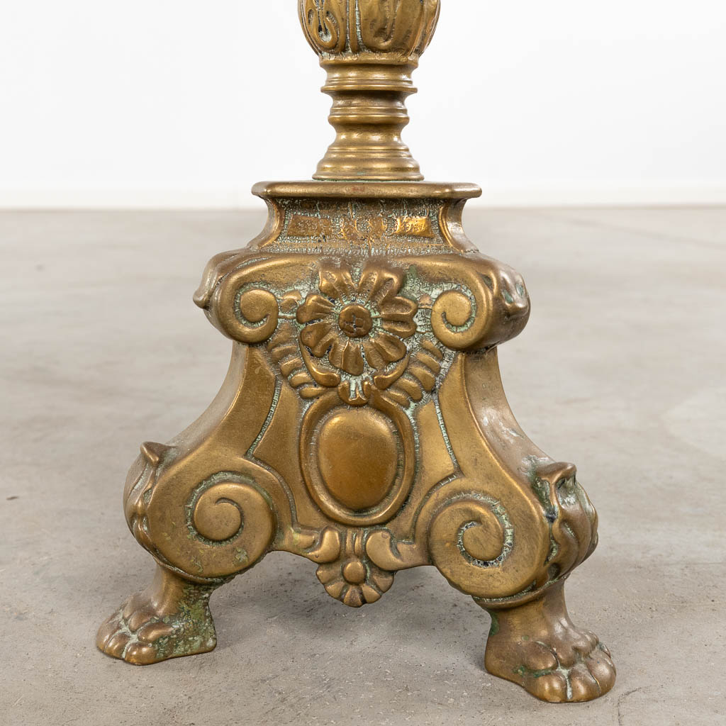 Two Church candlesticks, bronze and copper. 19th and 20th C. (H:94 x D:28 cm) - Image 9 of 11