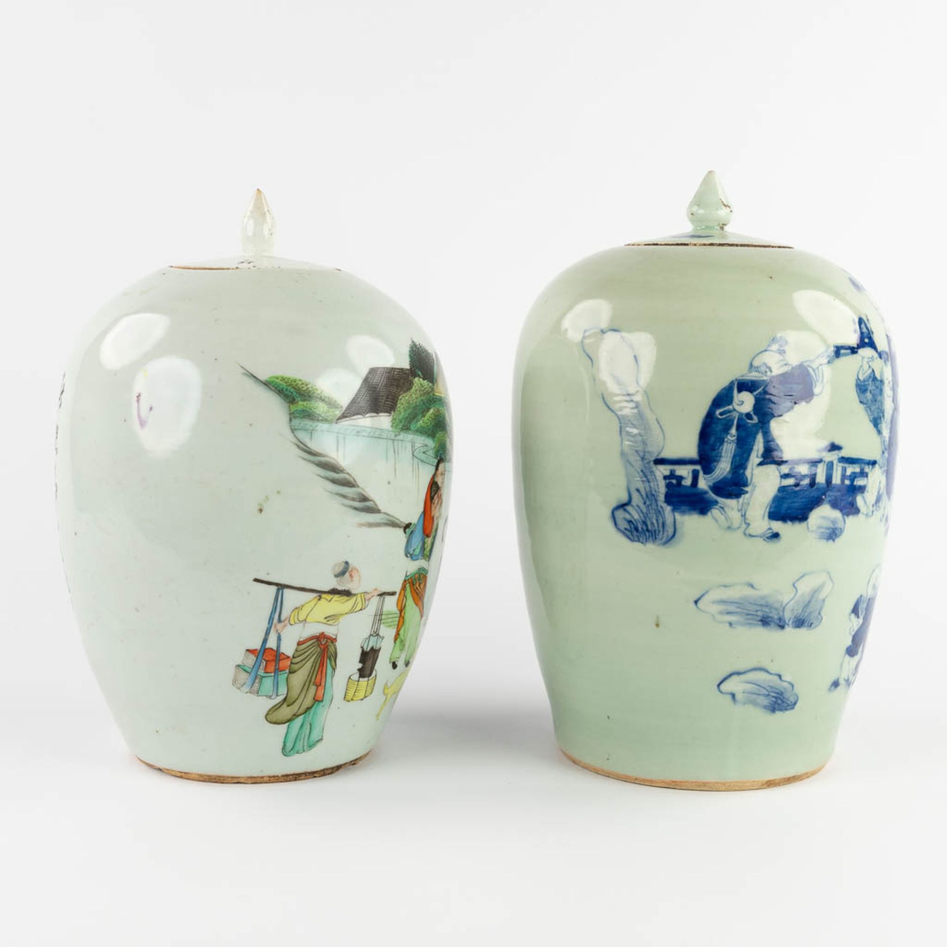 Two Chinese ginger jars, celadon and polychrome decor. 19th/20th C. (H:34 x D:22 cm) - Bild 3 aus 15