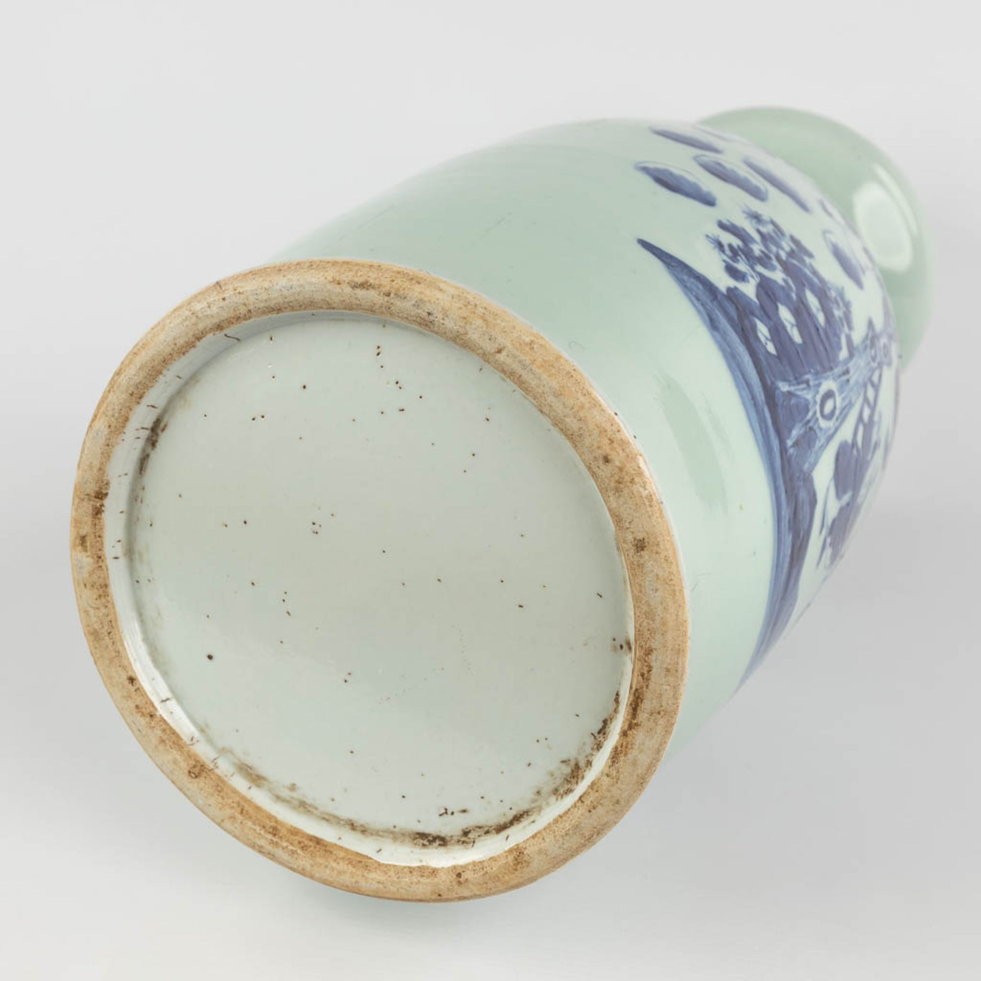 A Chinese celadon vase, blue-white, decorated with wise men. 19th/20th C. (H:59 x D:23 cm) - Image 7 of 16