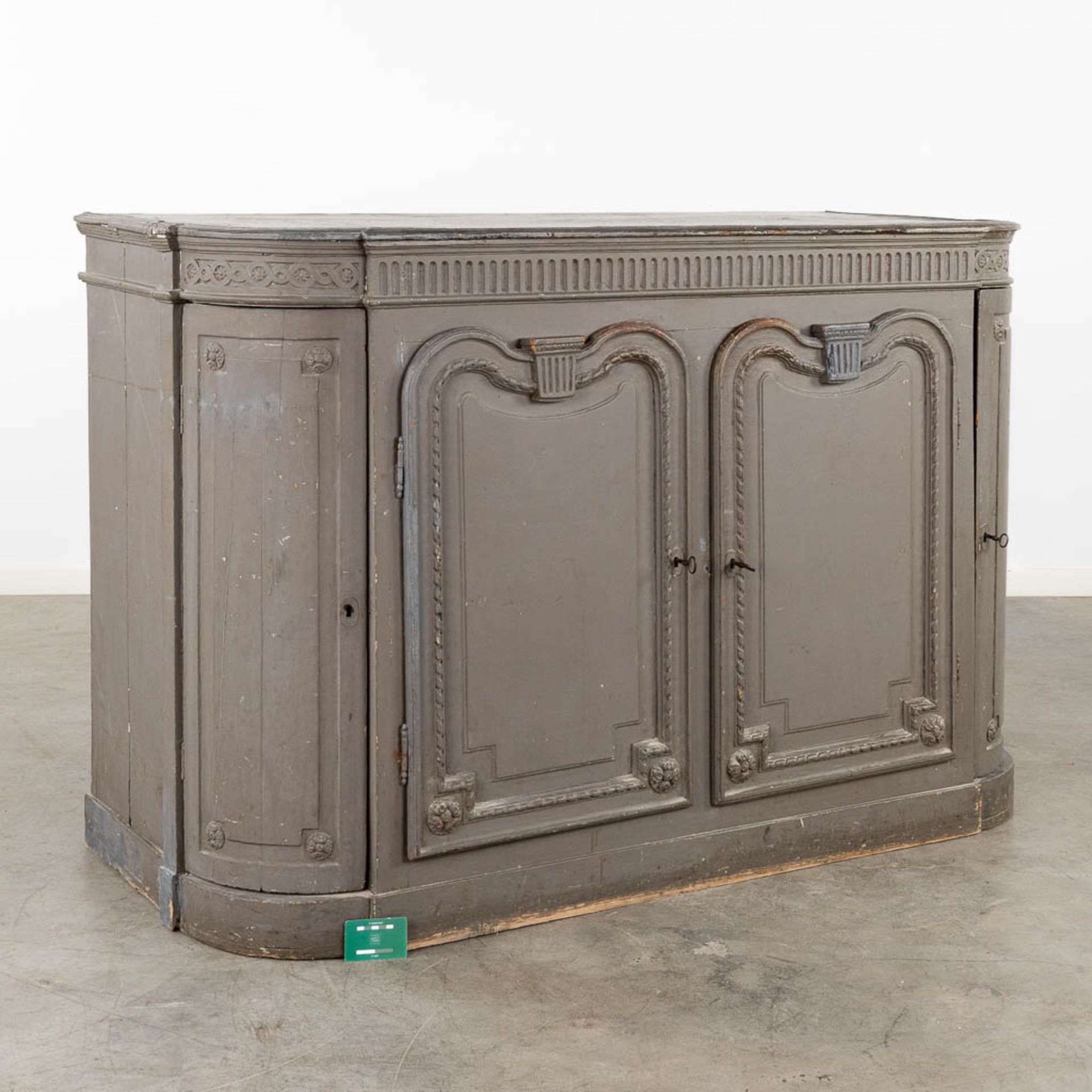 A sideboard with grey patinated wood. Louis XVI. 18th century.  (D:62 x W:154 x H:100 cm) - Image 2 of 13