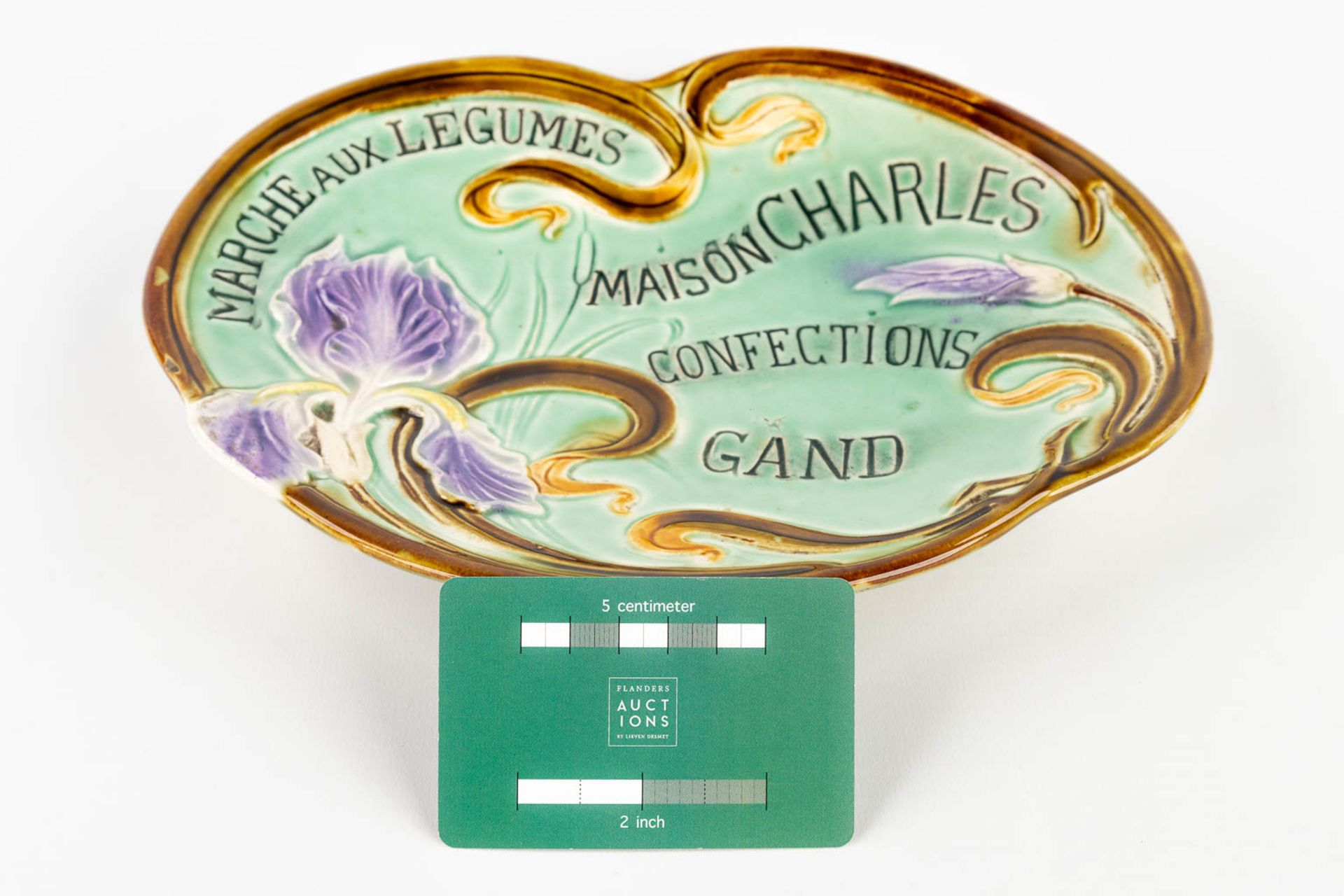 Hasselts Faience, a bowl ?Maison Charles? Confections Gand, Belgium, 19th C. (D:20 x W:26 x H:3,5 cm - Image 2 of 7