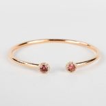 A bracelet, 18kt pink gold with red tourmaline, approx 0,72ct, and diamonds approx. 0.26ct.