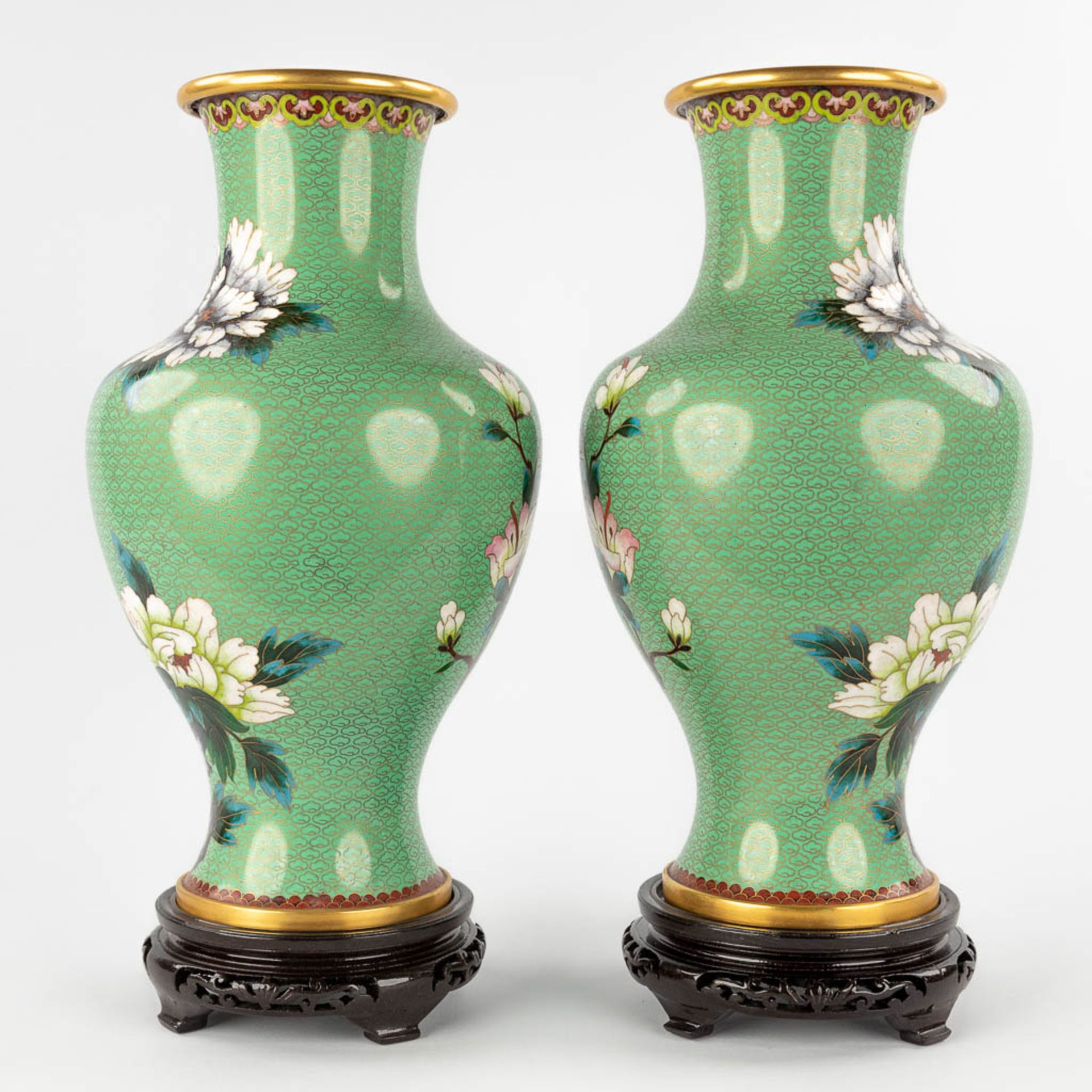 A pair of bronze vases with cloisonné enamel decor of fauna and flora. 20th C. (H:38 x D:22 cm) - Bild 6 aus 16