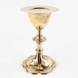 A Chalice with paten, gilt silver in gothic revival style. 305g. (H:19,5 x D:12,5 cm)