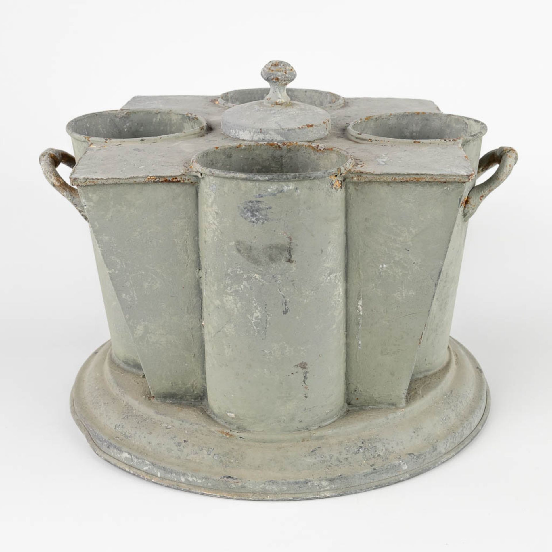 An antique wine cooler, made of zinc. (W:33 x H:25 x D:31 cm) - Image 5 of 13