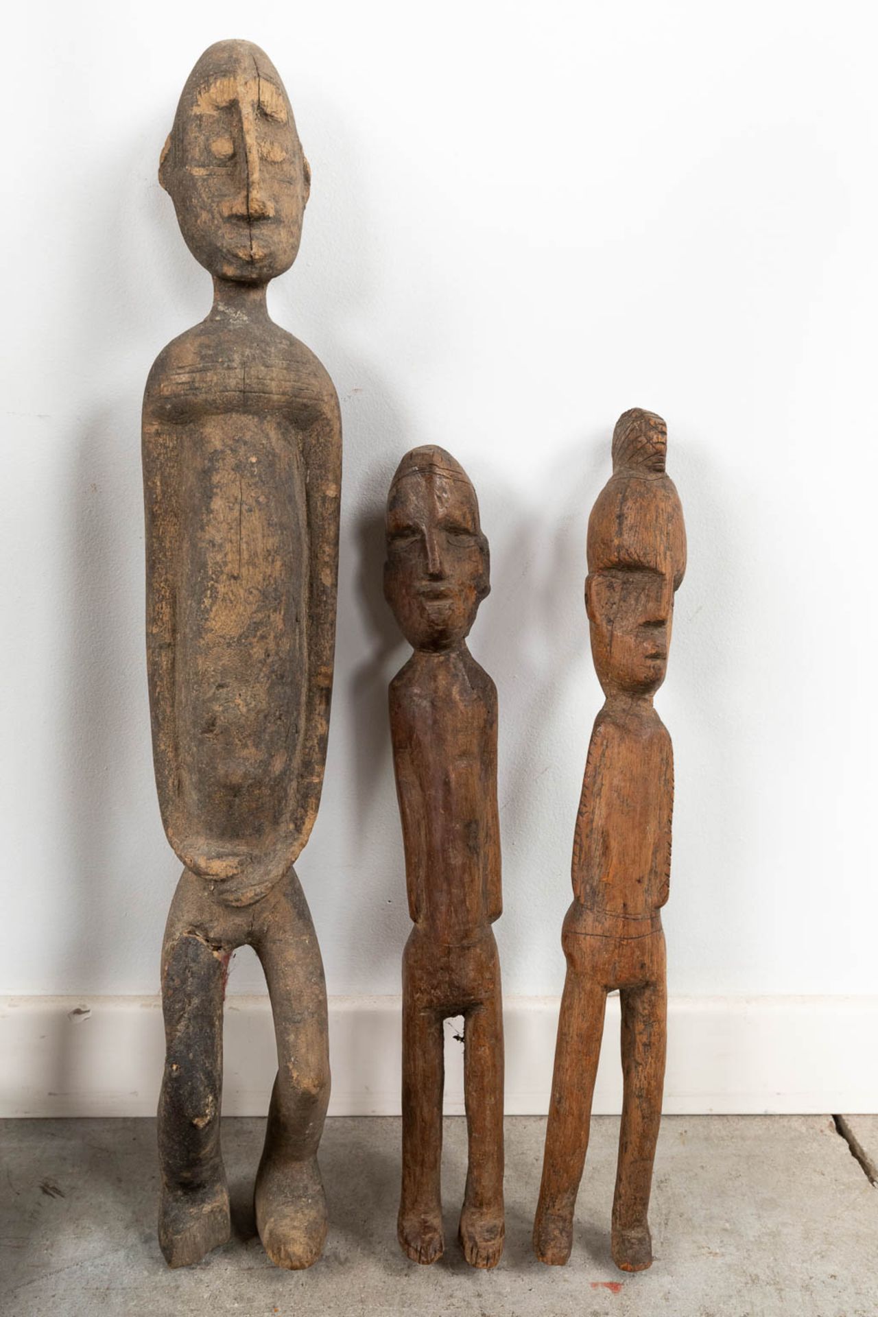 A collection of African masks and ceramic items. (H:124 cm) - Image 15 of 16