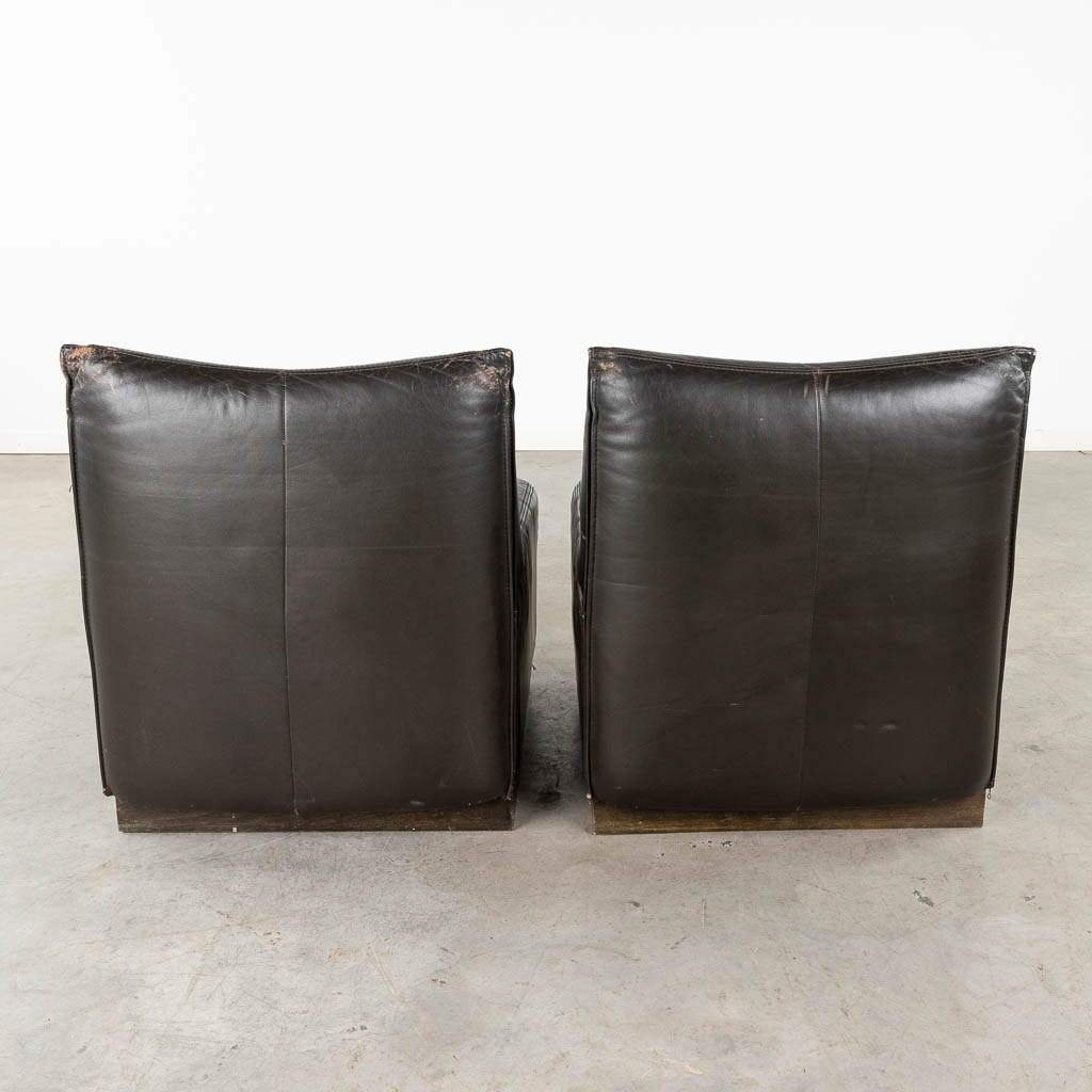 A pair of mid-century black leather relax chairs, Jori, Belgium. (D:62 x W:74 x H:75 cm) - Image 5 of 13