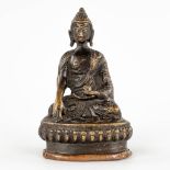 A Chinese bronze Buddah Medicinal Sakyamuni, Tibettan bronze, 19th C. (D:5 x W:7,5 x H:12,5 cm)