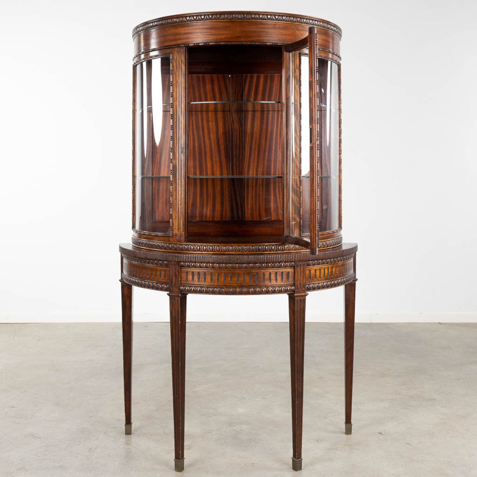 A display cabinet on a stand, Louis XVI style, 20th C. (D:50 x W:107 x H:179 cm) - Image 7 of 14