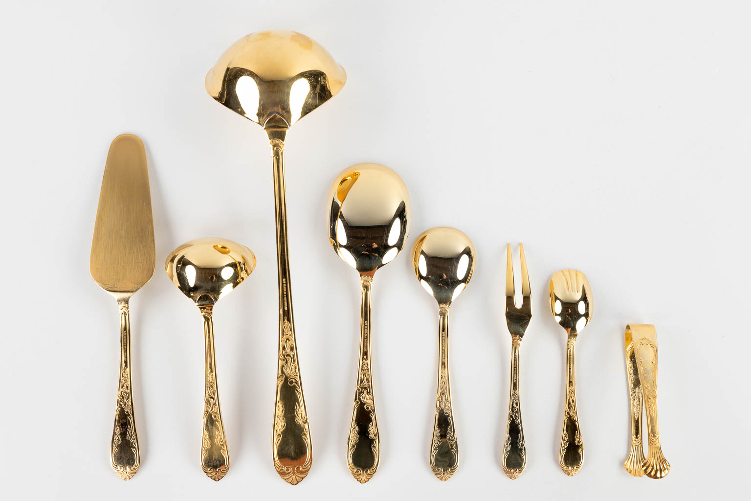 A gold-plated 'Solingen' flatware cutlery set, made in Germany. Model 'Louis XV' (D:34 x W:45 cm) - Image 6 of 12