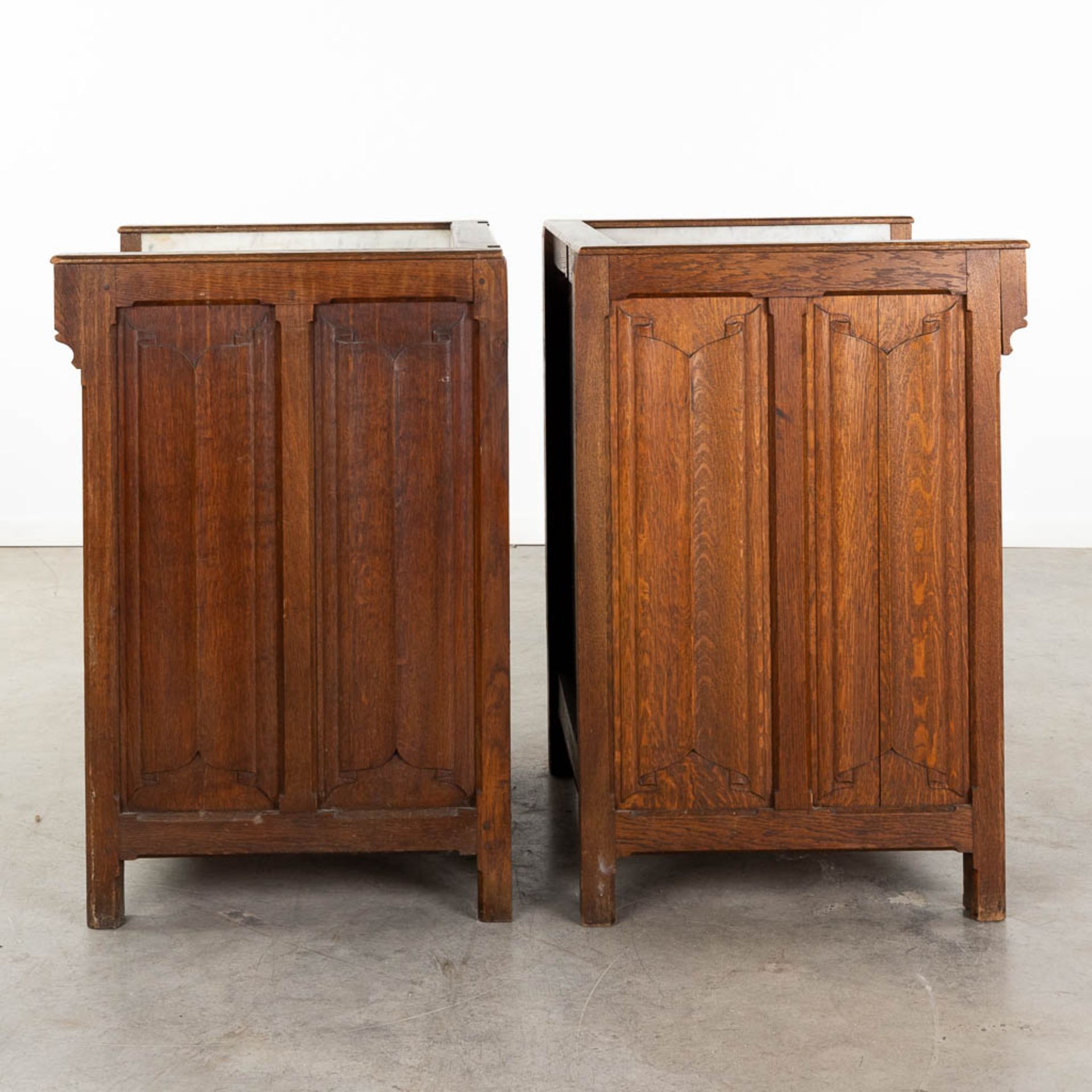 A pair of wood-sculptured cabinets in a gothic revival style. 19th C. (D:59 x W:70 x H:89 cm) - Image 4 of 12