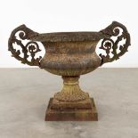 An antique garden vase with large handles, cast-iron. (D:60 x W:91 x H:67 cm)