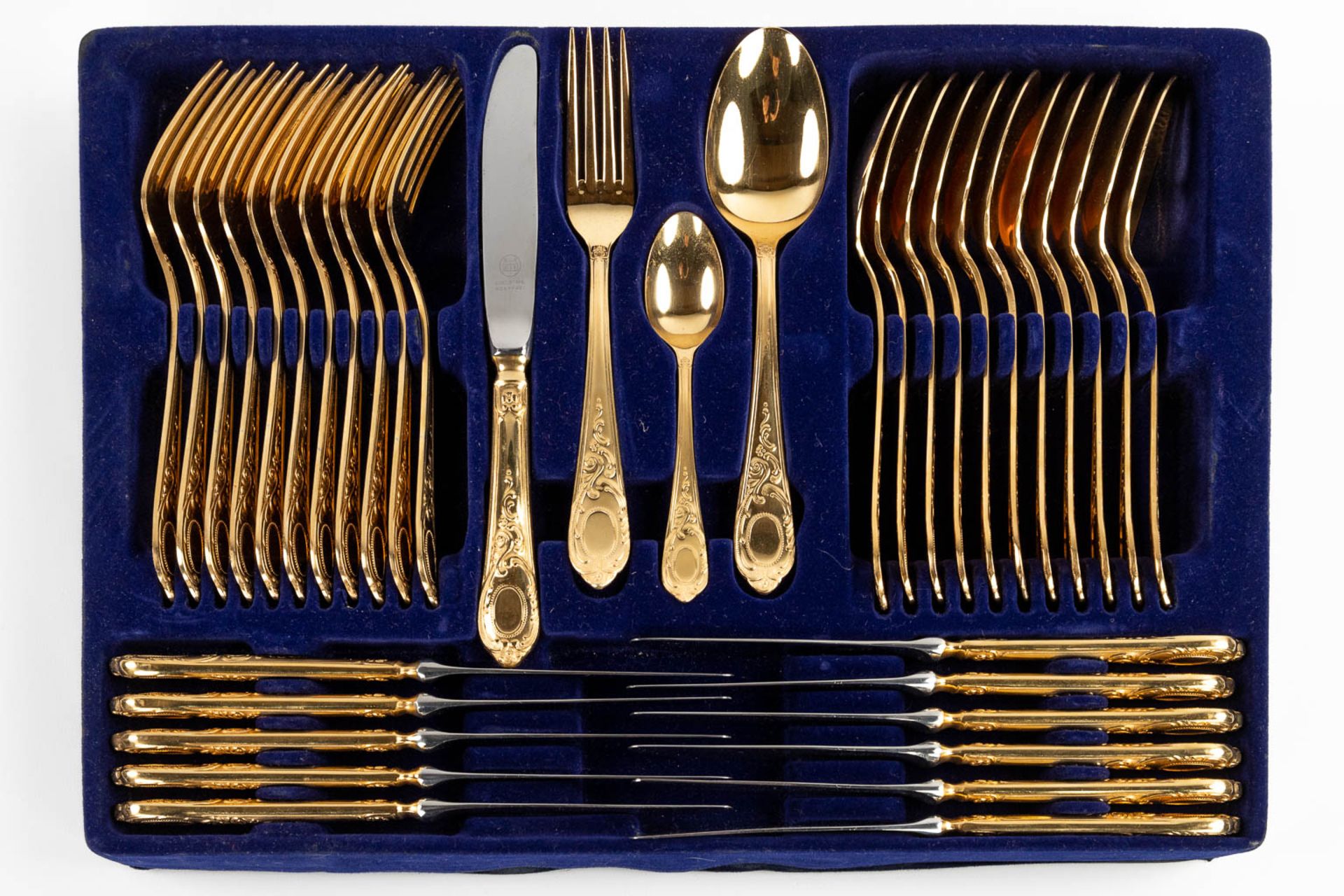 A gold-plated 'Solingen' flatware cutlery set, made in Germany. Model 'Régence' (D:34 x W:45 cm) - Image 12 of 13